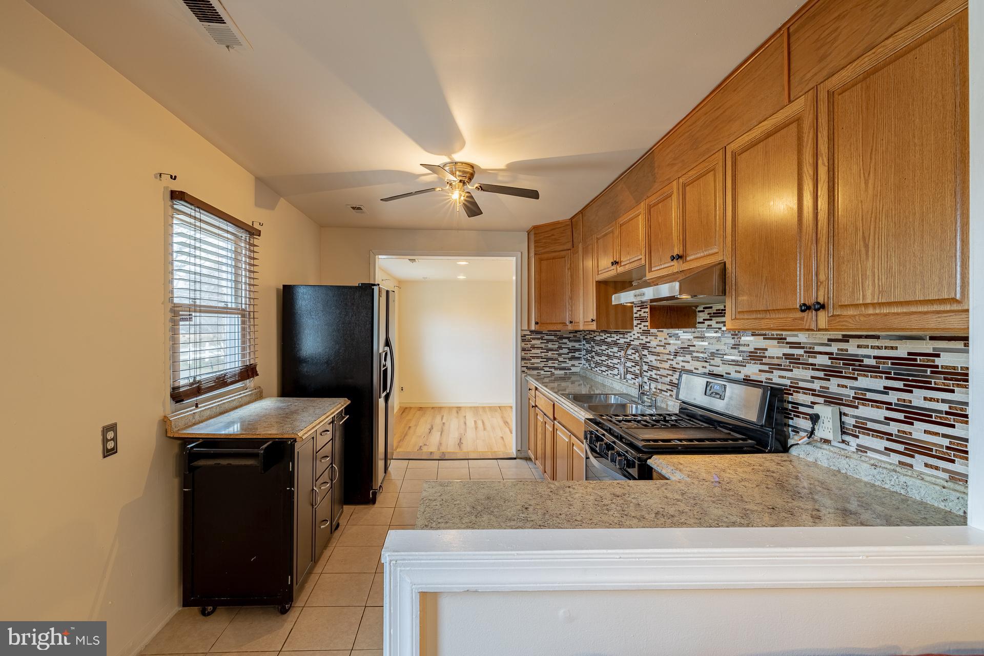 LONGVIEW BEACH - Residential