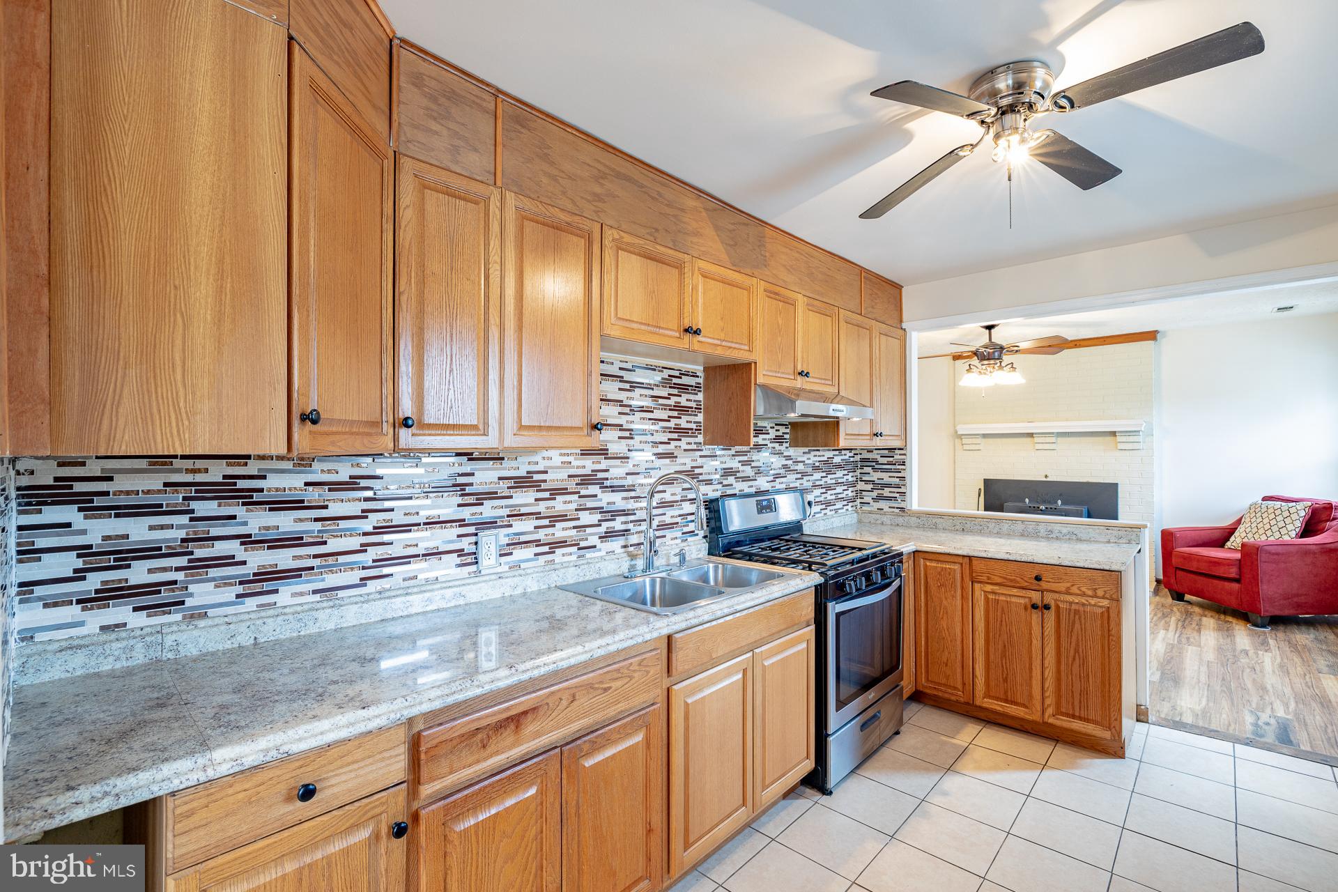 LONGVIEW BEACH - Residential