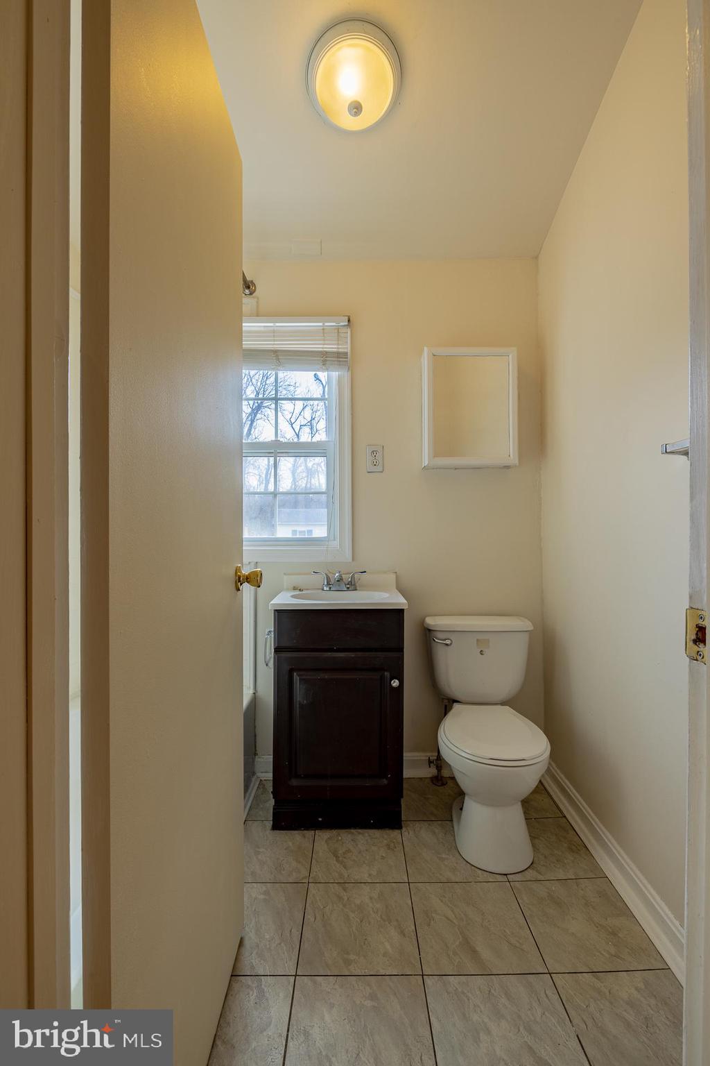 LONGVIEW BEACH - Residential