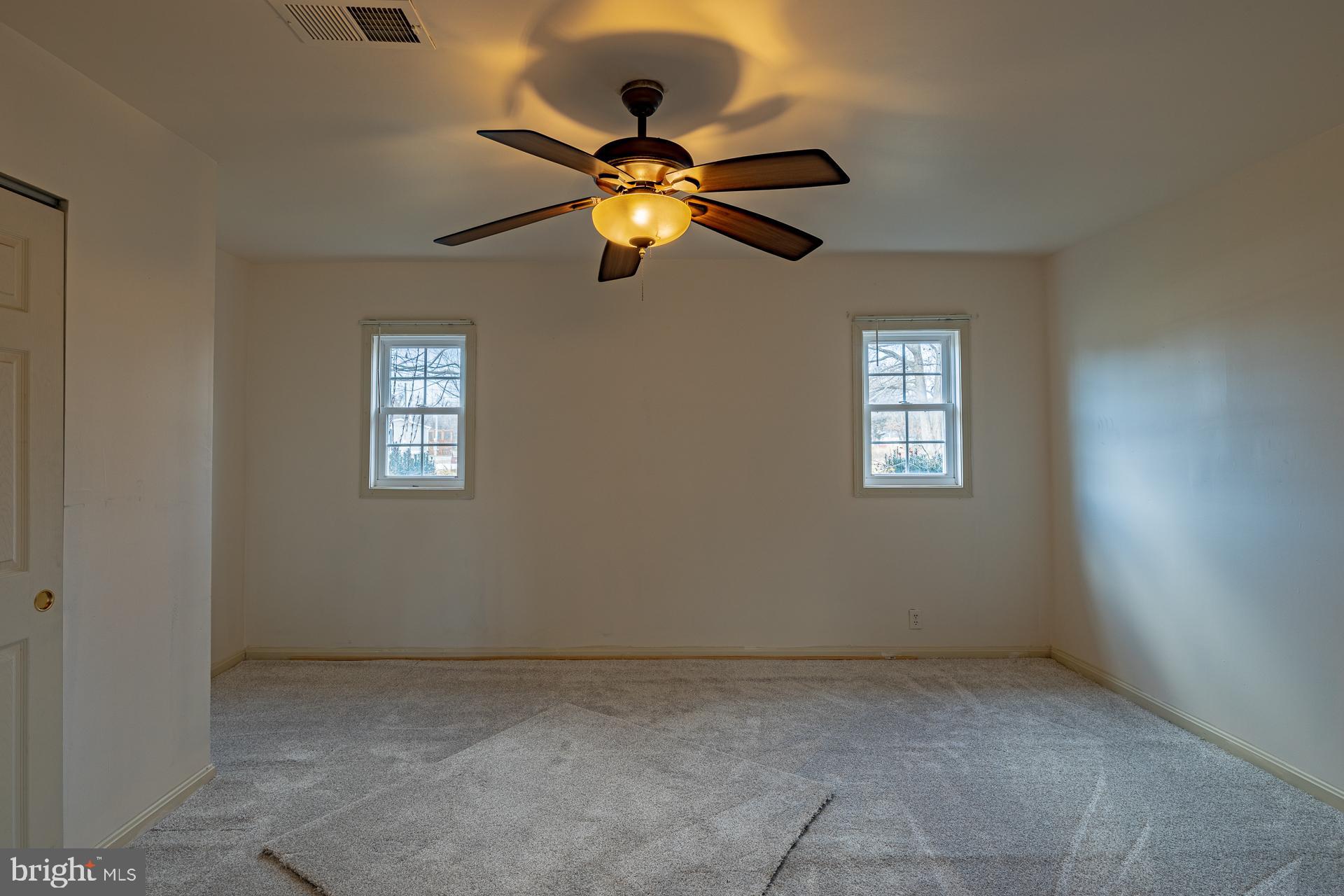 LONGVIEW BEACH - Residential