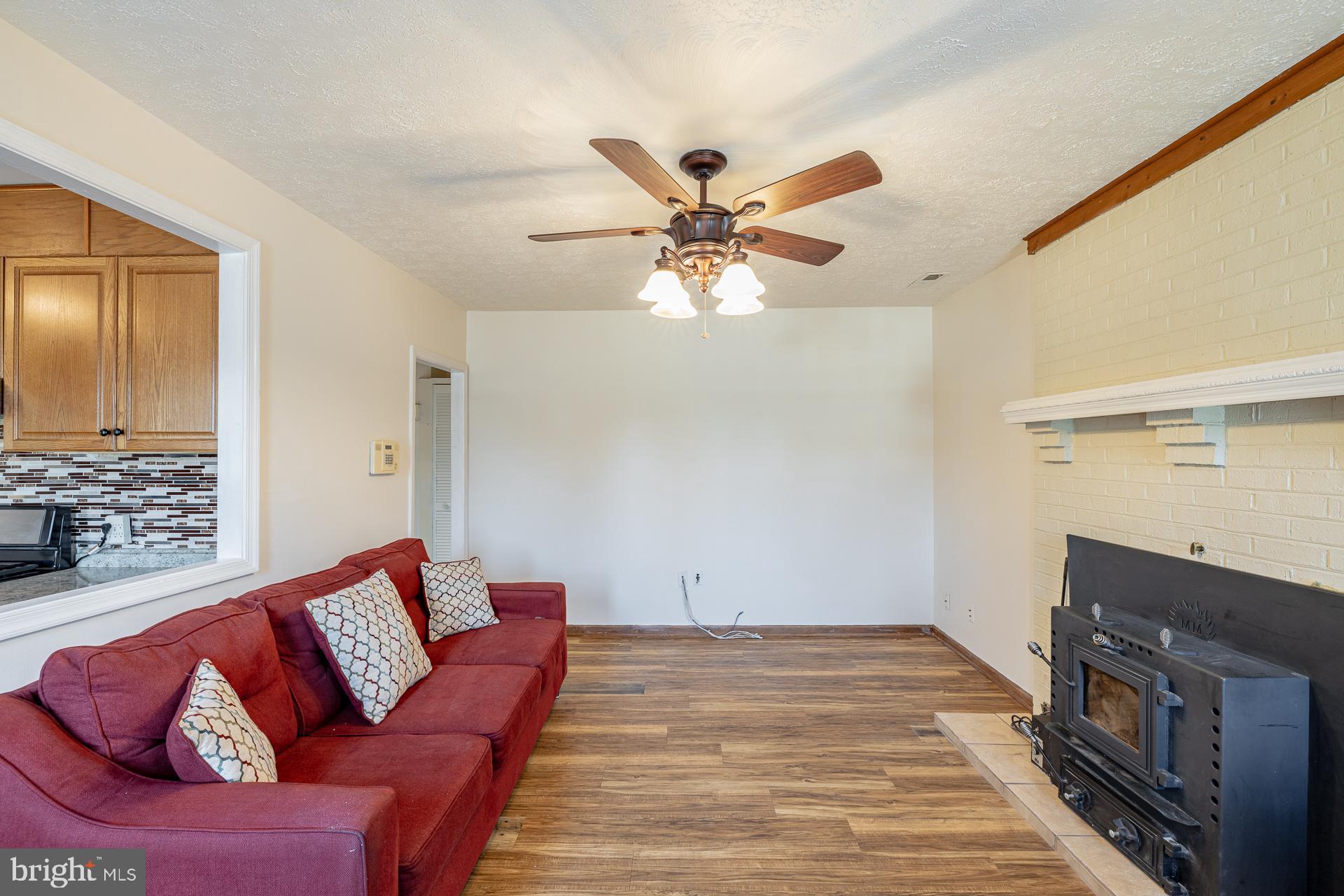 LONGVIEW BEACH - Residential