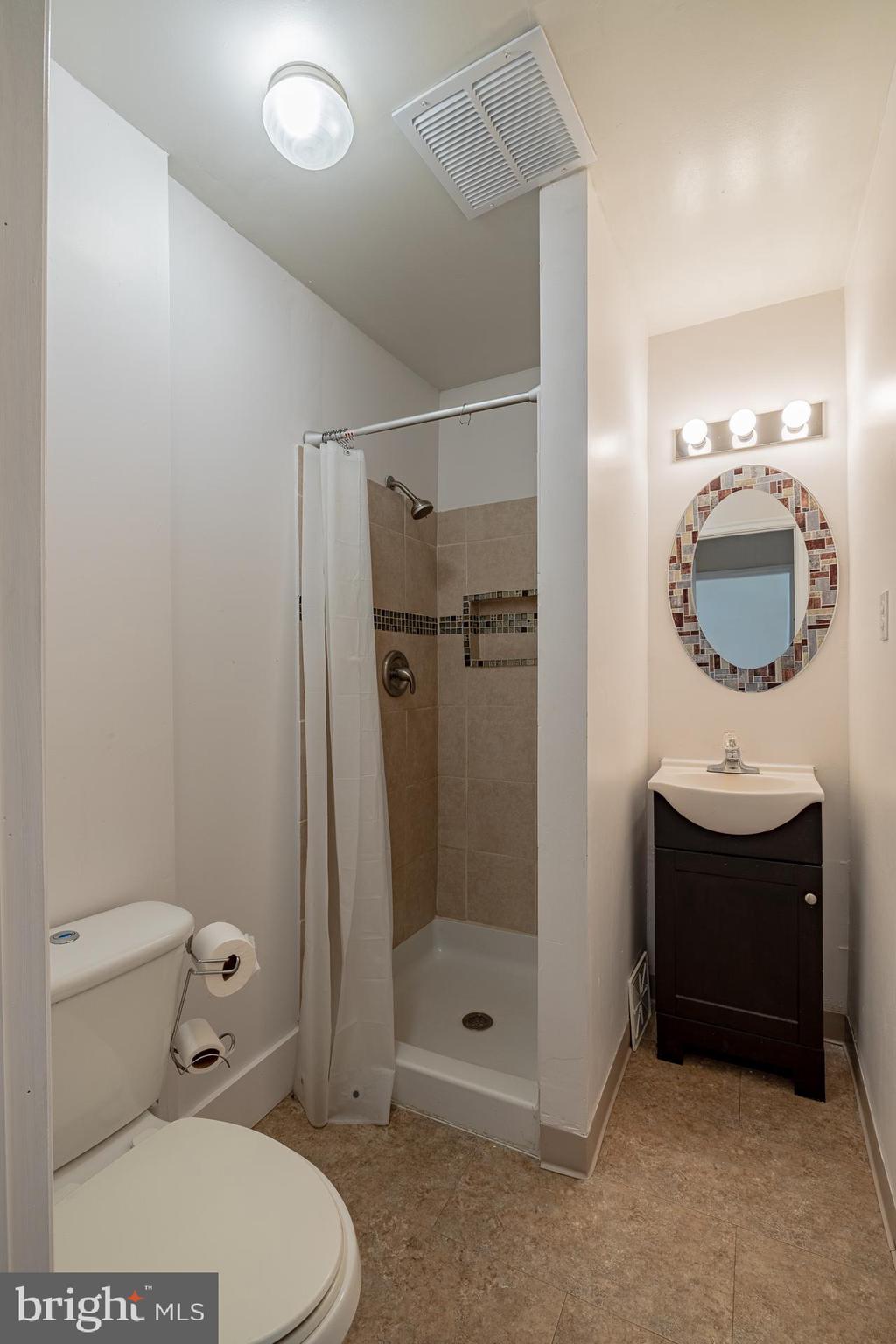 LONGVIEW BEACH - Residential