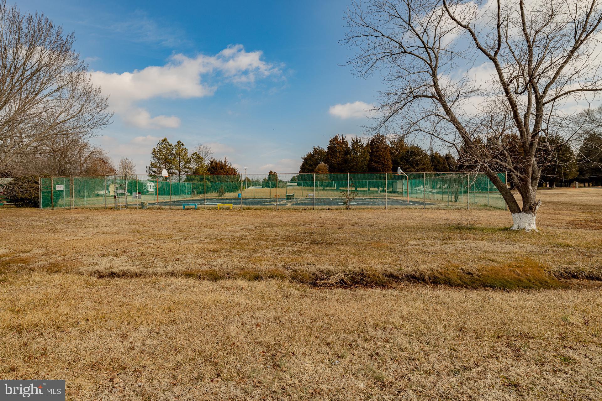 LONGVIEW BEACH - Residential