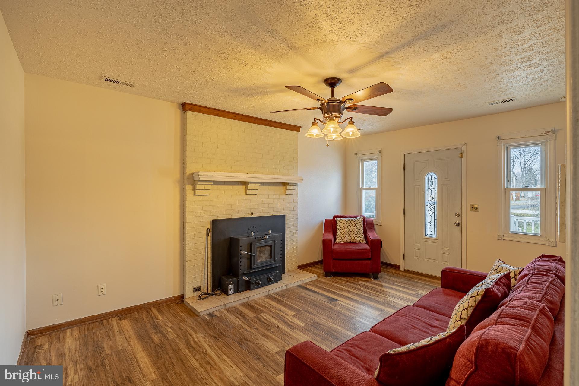 LONGVIEW BEACH - Residential