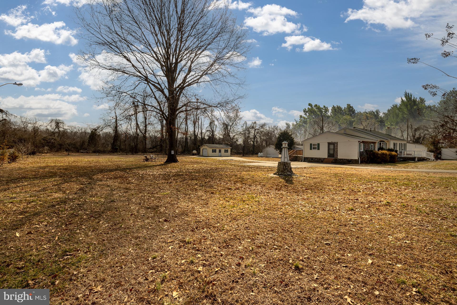 LONGVIEW BEACH - Residential