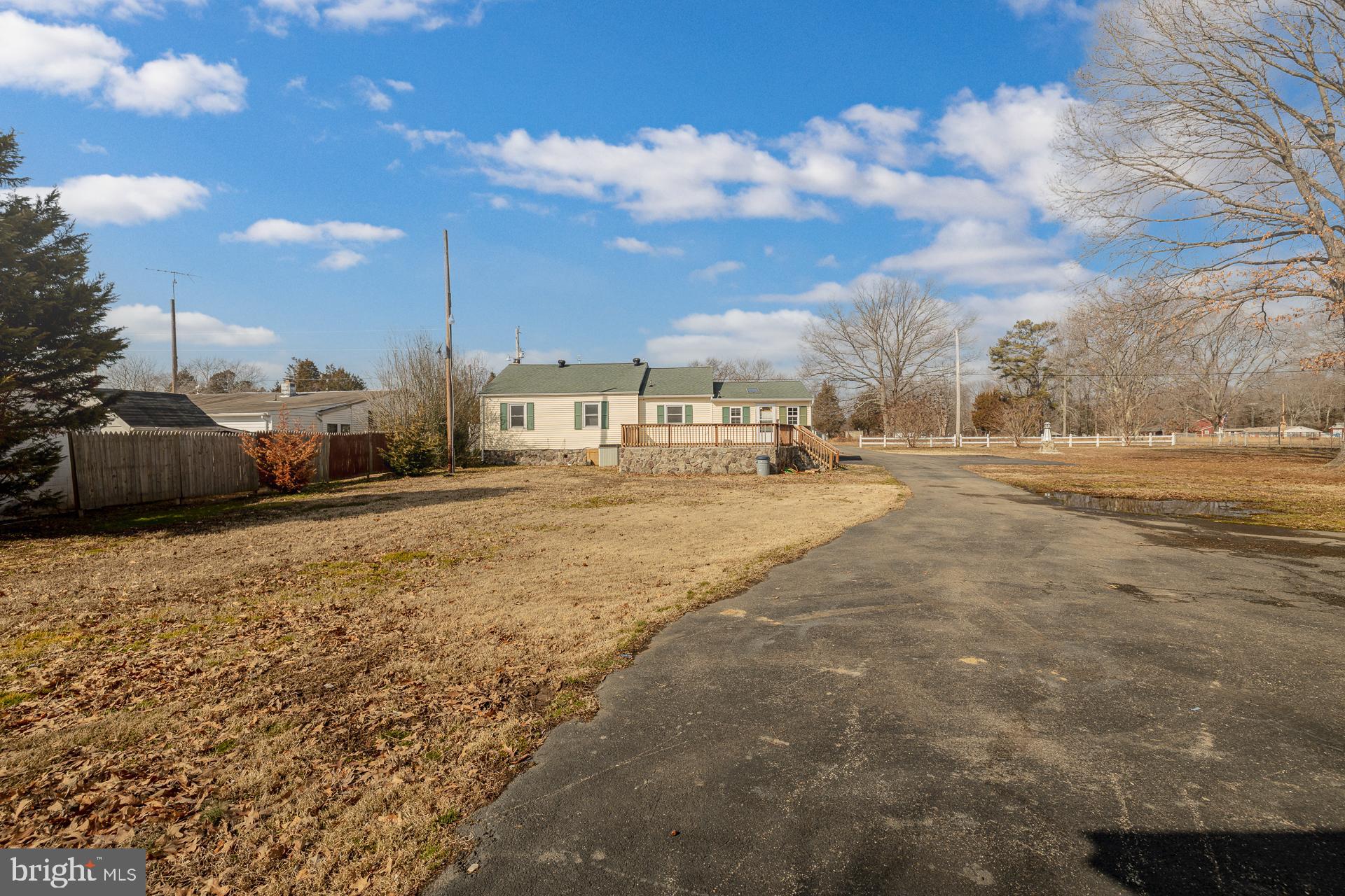 LONGVIEW BEACH - Residential