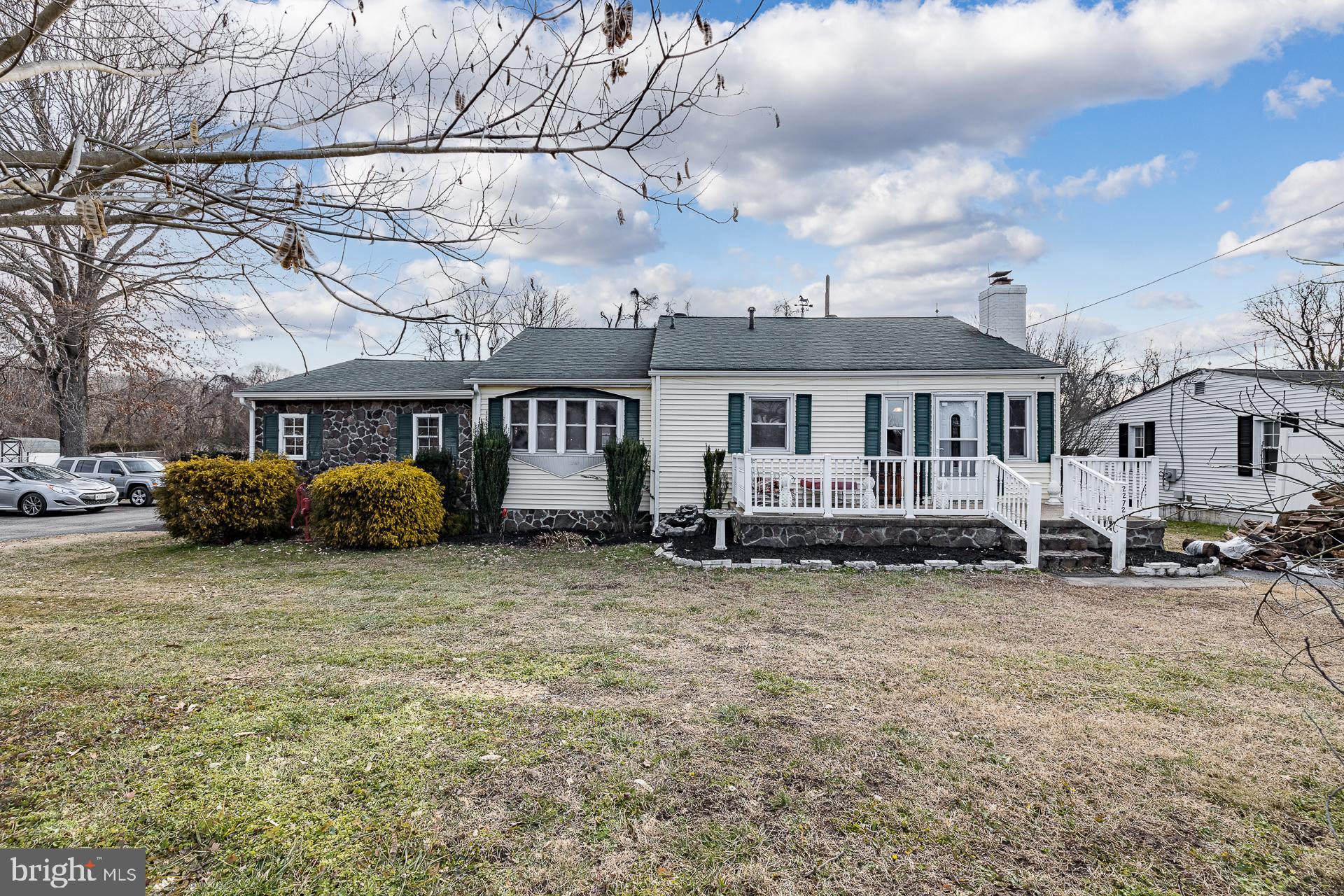 LONGVIEW BEACH - Residential