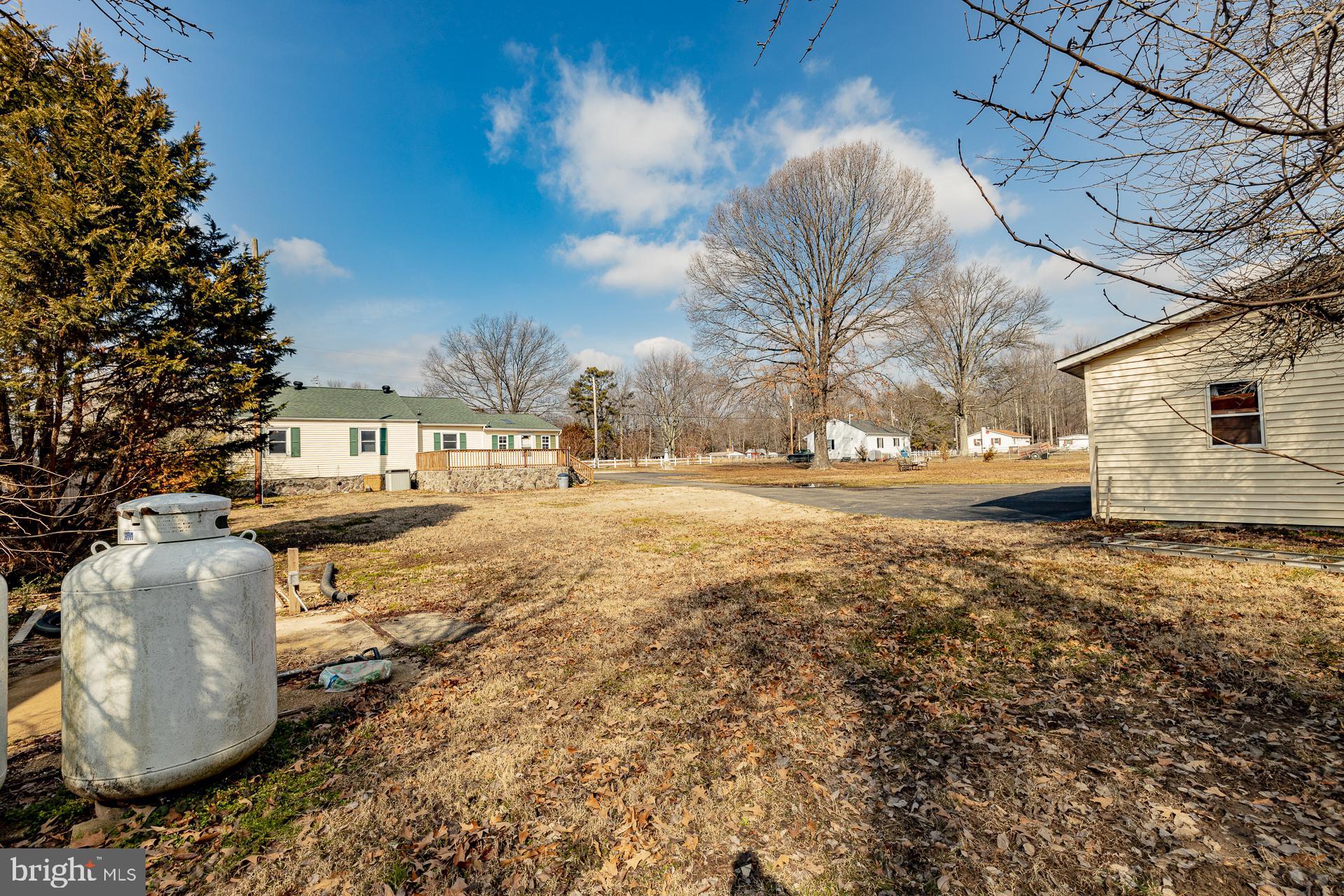 LONGVIEW BEACH - Residential