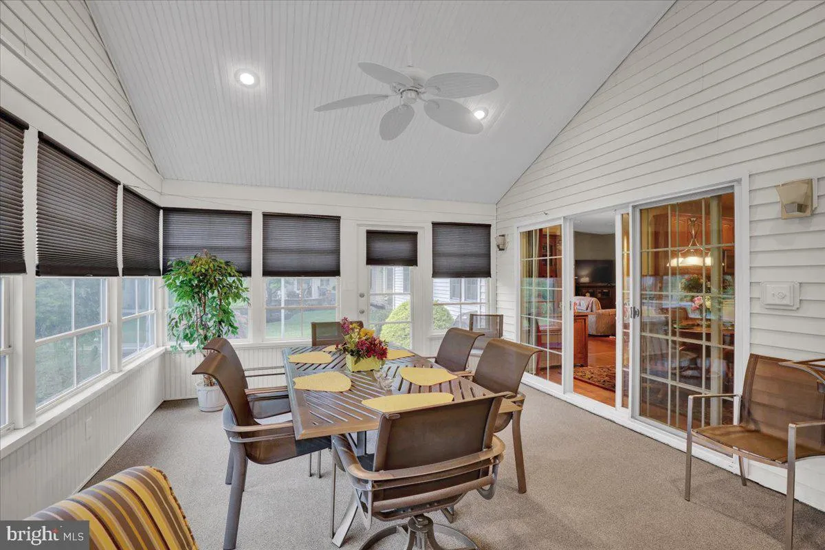 Lancaster, Pennsylvania 17603, United States, 5 Bedrooms Bedrooms, ,3 BathroomsBathrooms,Residential,Pending,129568