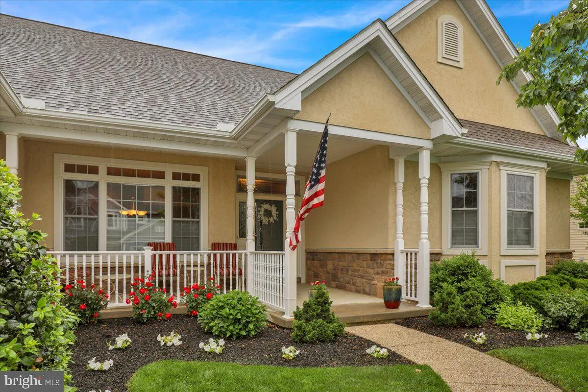 Lancaster, Pennsylvania 17603, United States, 5 Bedrooms Bedrooms, ,3 BathroomsBathrooms,Residential,Pending,129568