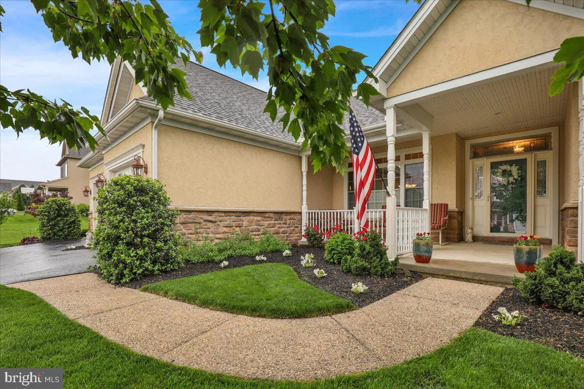 Lancaster, Pennsylvania 17603, United States, 5 Bedrooms Bedrooms, ,3 BathroomsBathrooms,Residential,Pending,129568