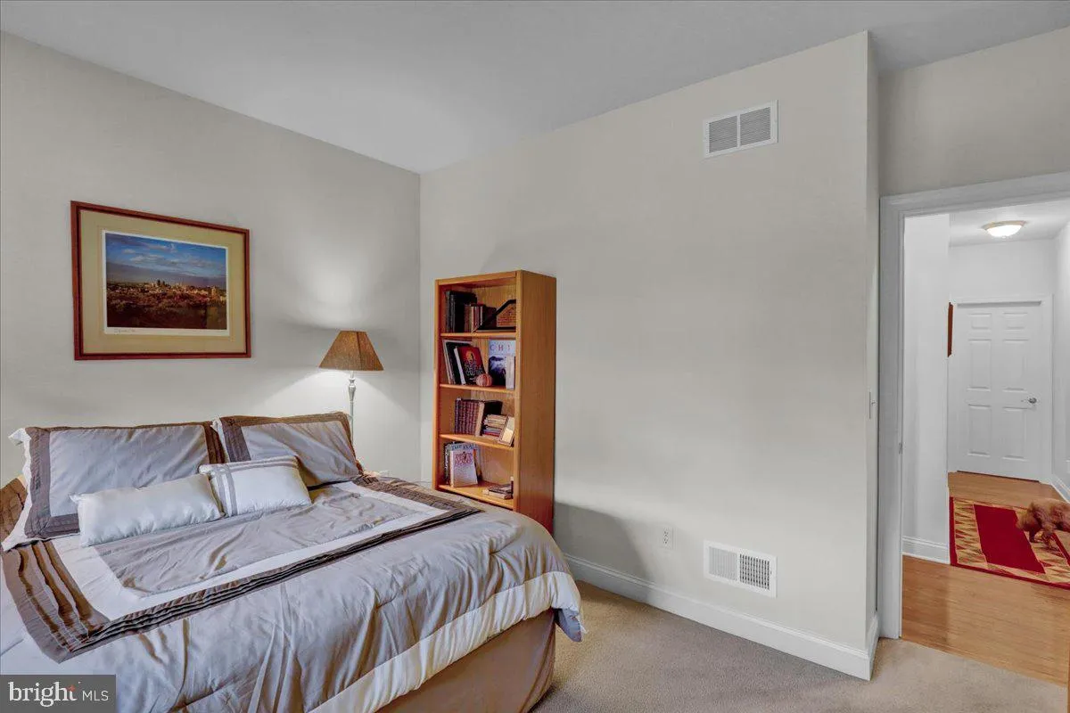 Lancaster, Pennsylvania 17603, United States, 5 Bedrooms Bedrooms, ,3 BathroomsBathrooms,Residential,Pending,129568