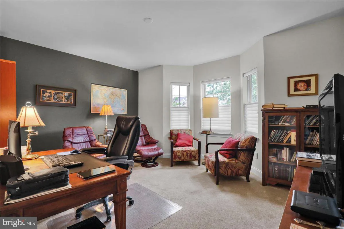 Lancaster, Pennsylvania 17603, United States, 5 Bedrooms Bedrooms, ,3 BathroomsBathrooms,Residential,Pending,129568