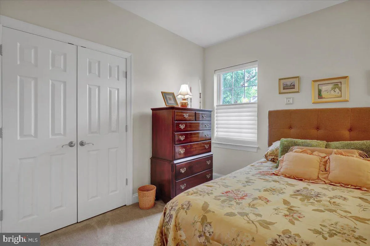 Lancaster, Pennsylvania 17603, United States, 5 Bedrooms Bedrooms, ,3 BathroomsBathrooms,Residential,Pending,129568