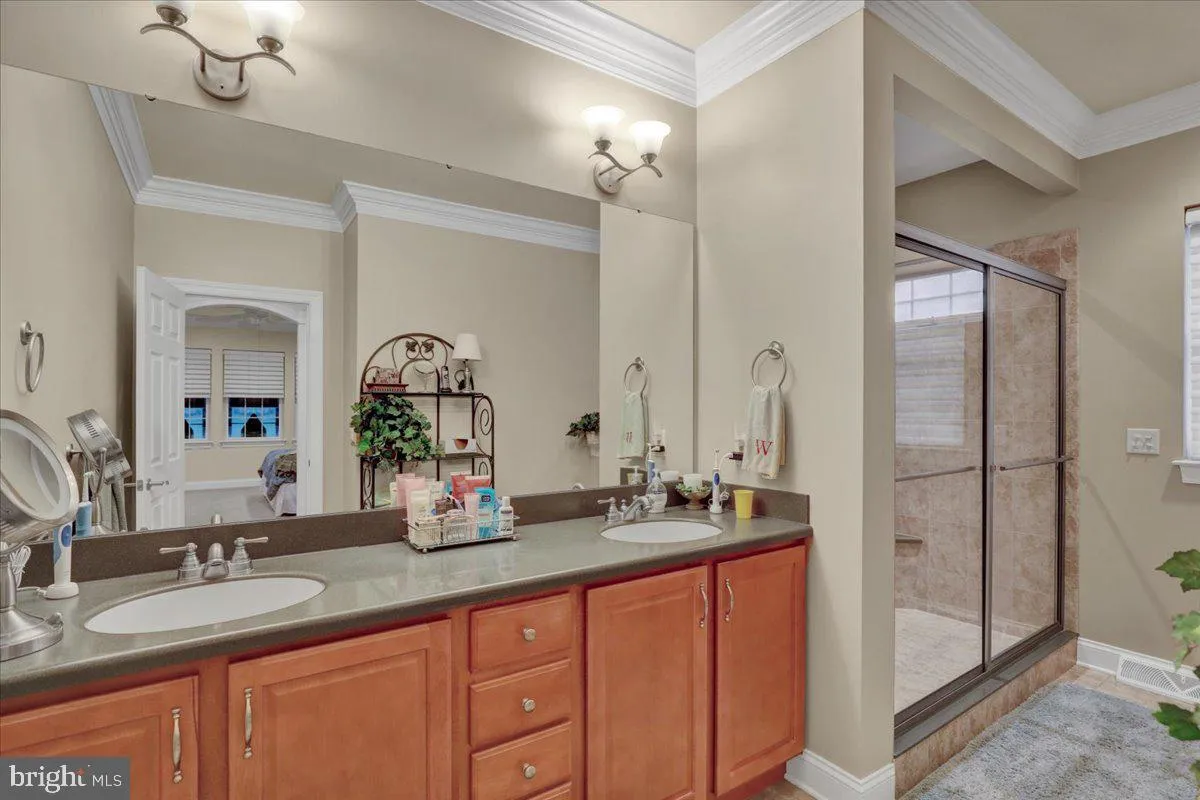 Lancaster, Pennsylvania 17603, United States, 5 Bedrooms Bedrooms, ,3 BathroomsBathrooms,Residential,Pending,129568