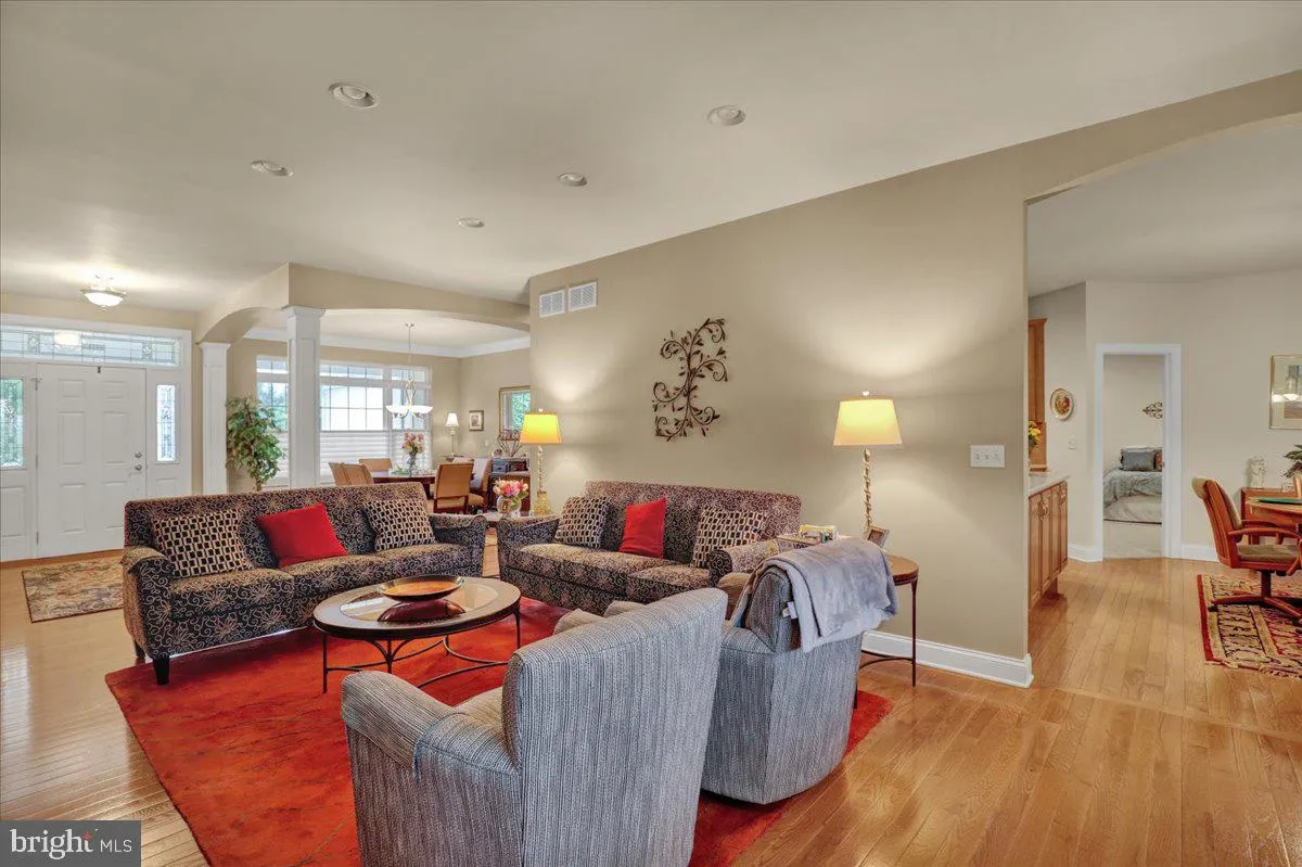 Lancaster, Pennsylvania 17603, United States, 5 Bedrooms Bedrooms, ,3 BathroomsBathrooms,Residential,Pending,129568