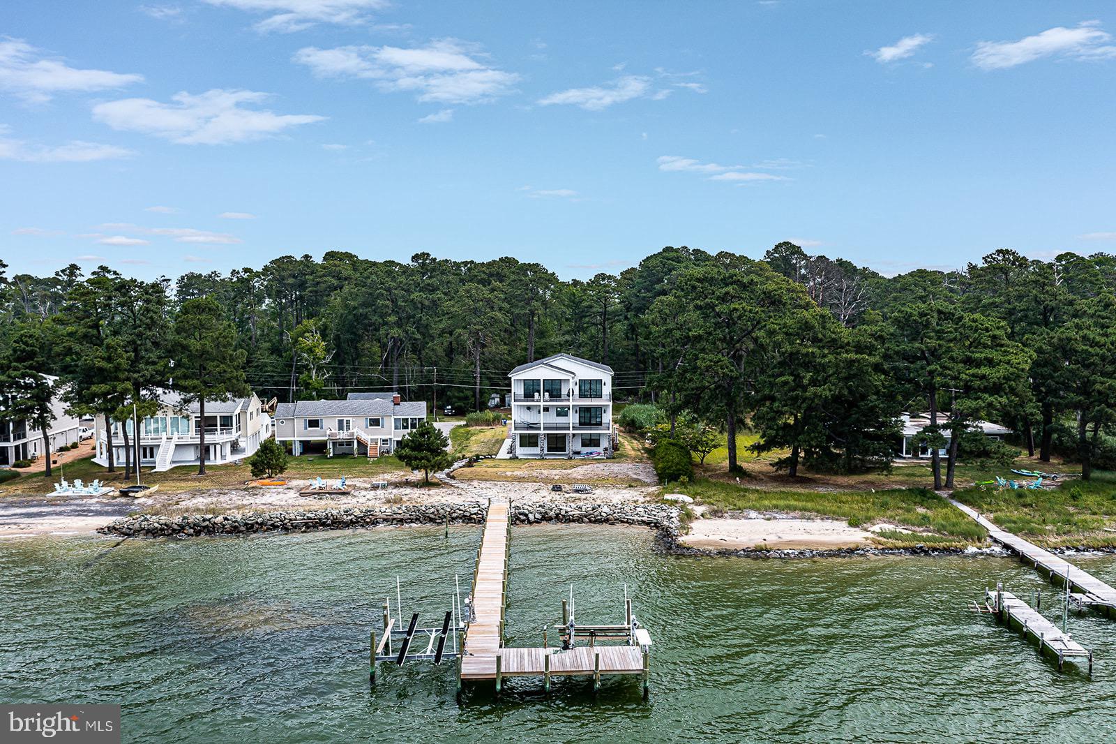 WHITE STONE - Residential