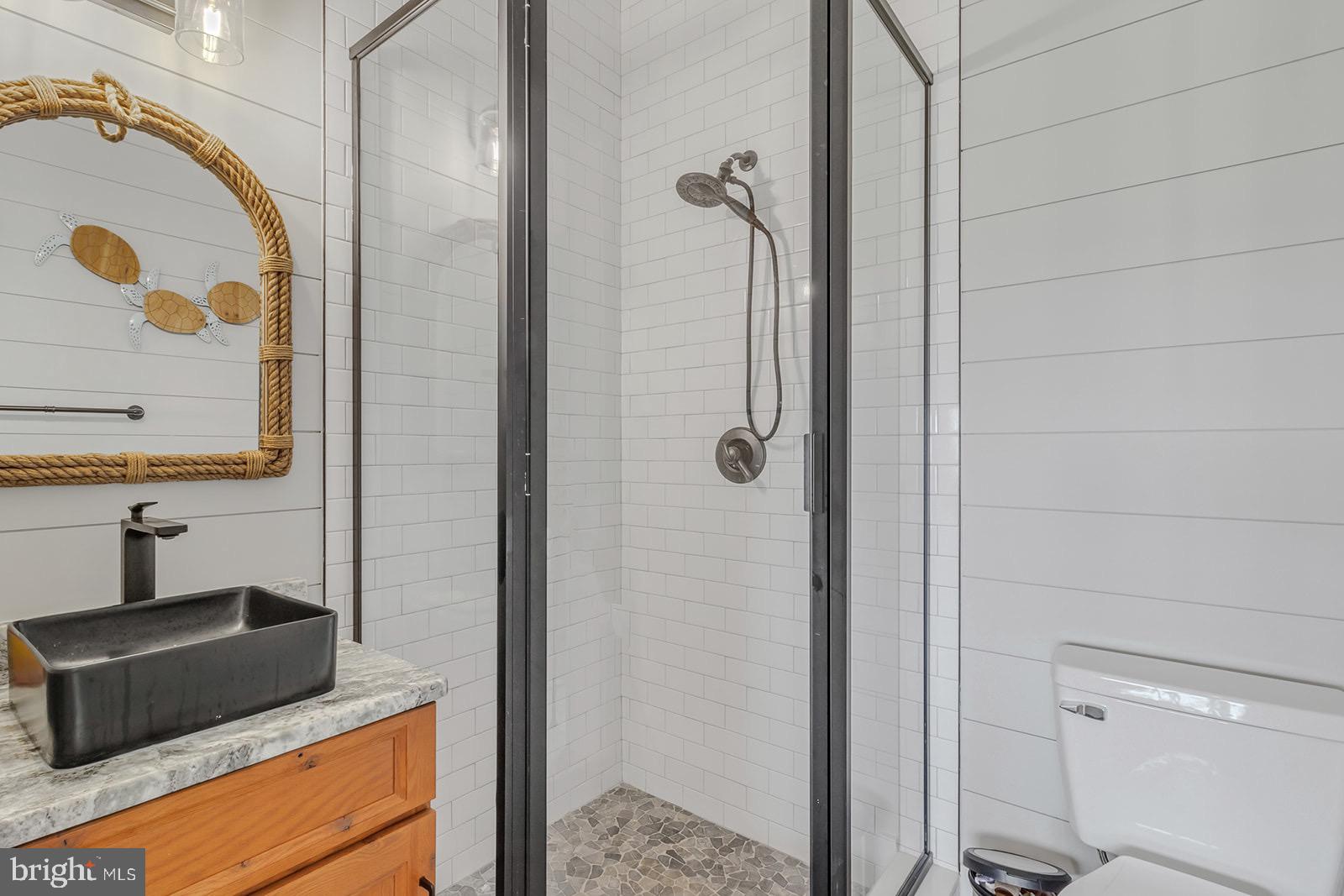 WHITE STONE - Residential