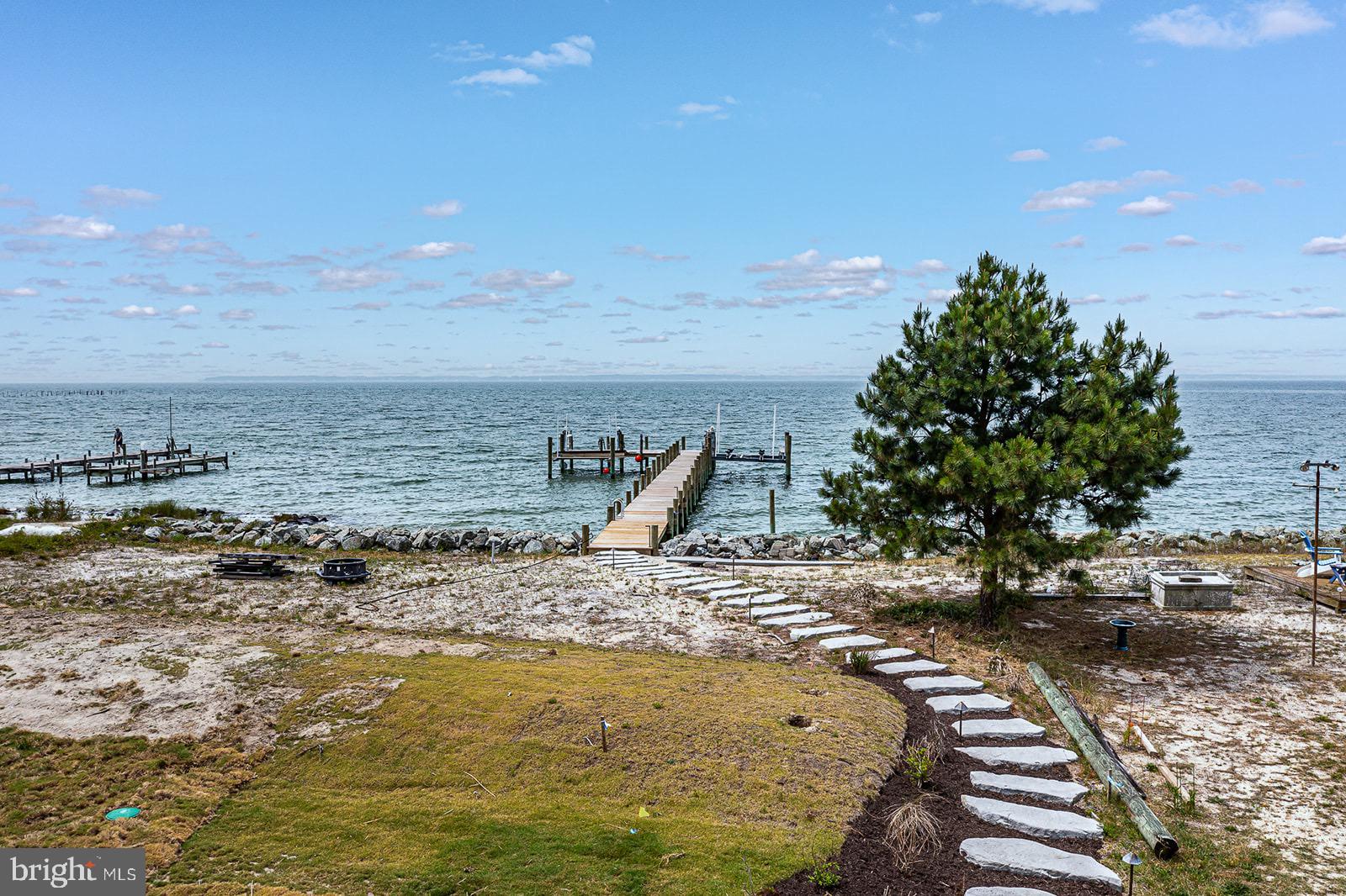 WHITE STONE - Residential