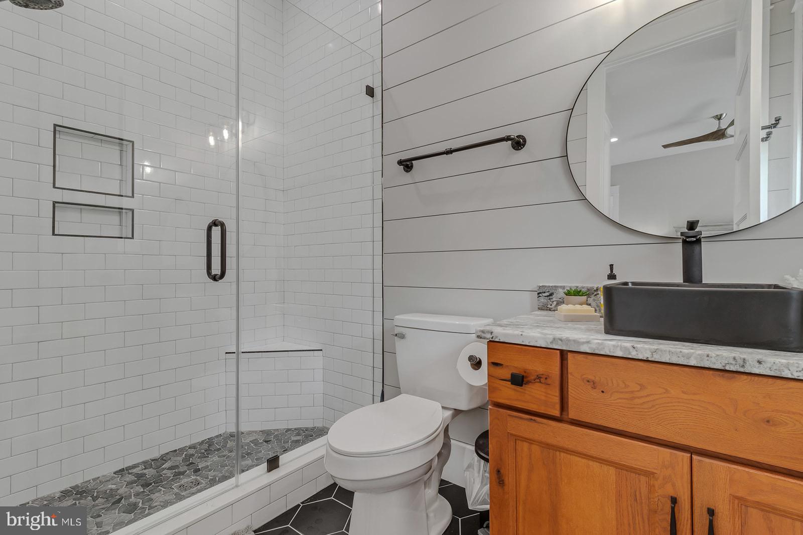 WHITE STONE - Residential