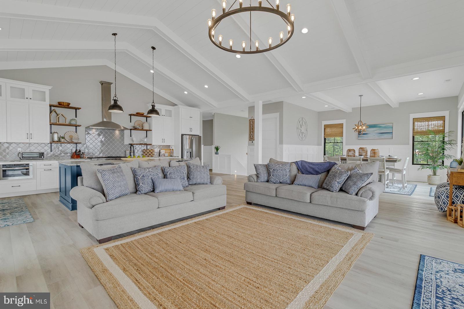 WHITE STONE - Residential