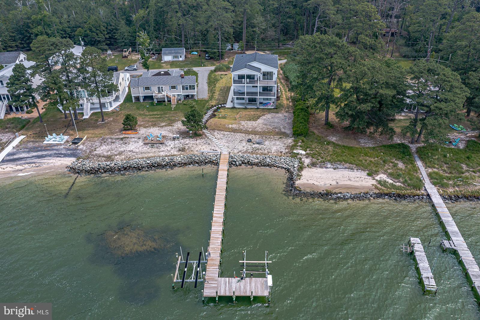 WHITE STONE - Residential