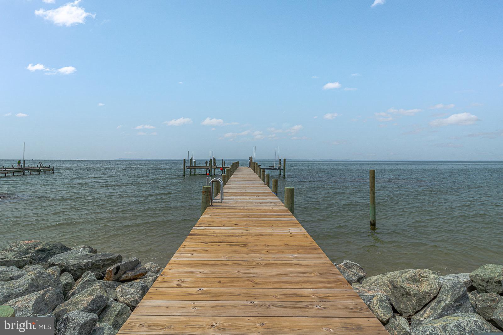 WHITE STONE - Residential