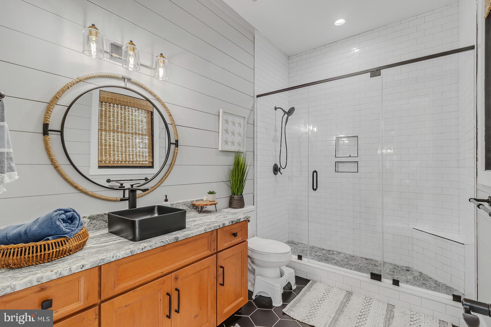 WHITE STONE - Residential