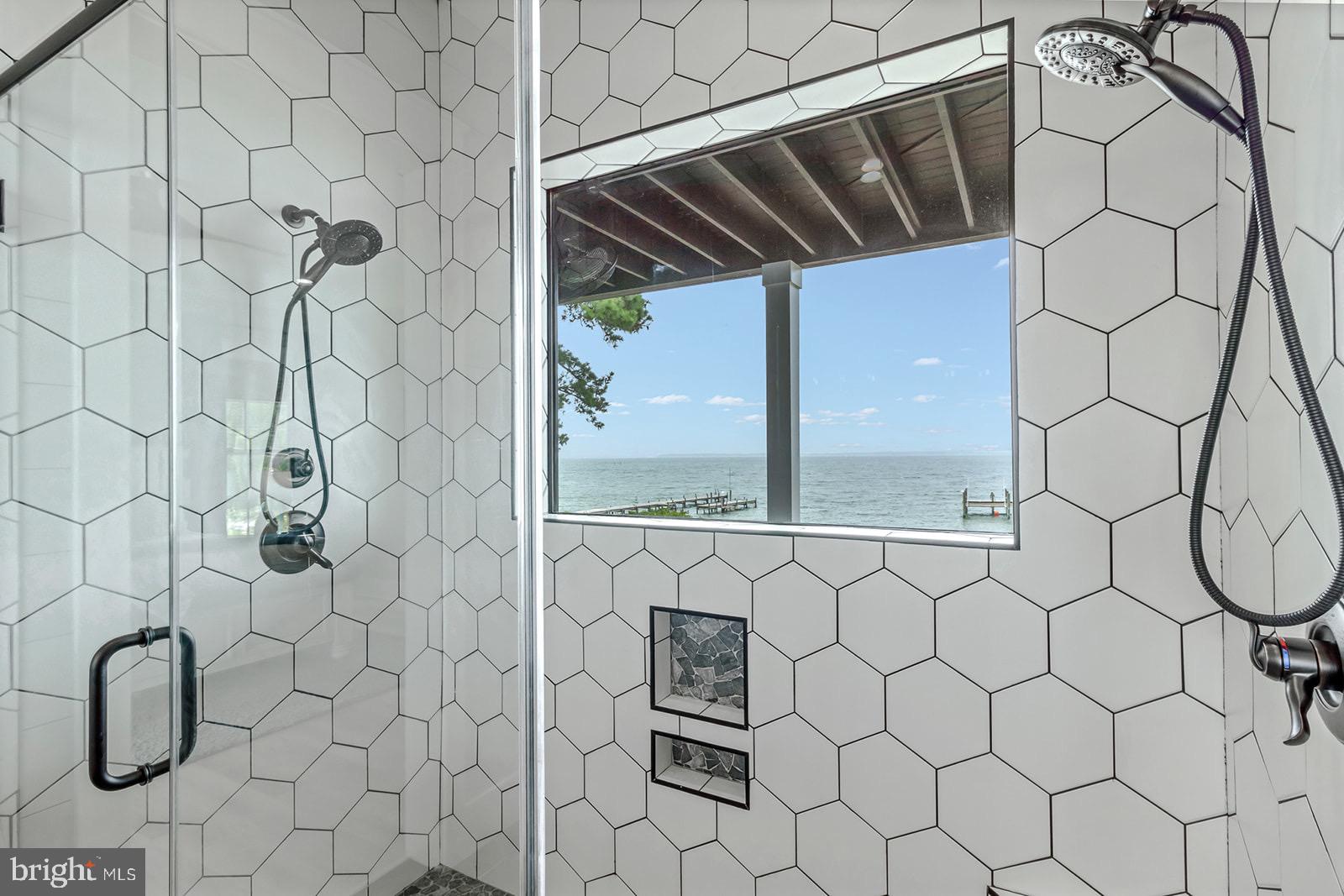 WHITE STONE - Residential