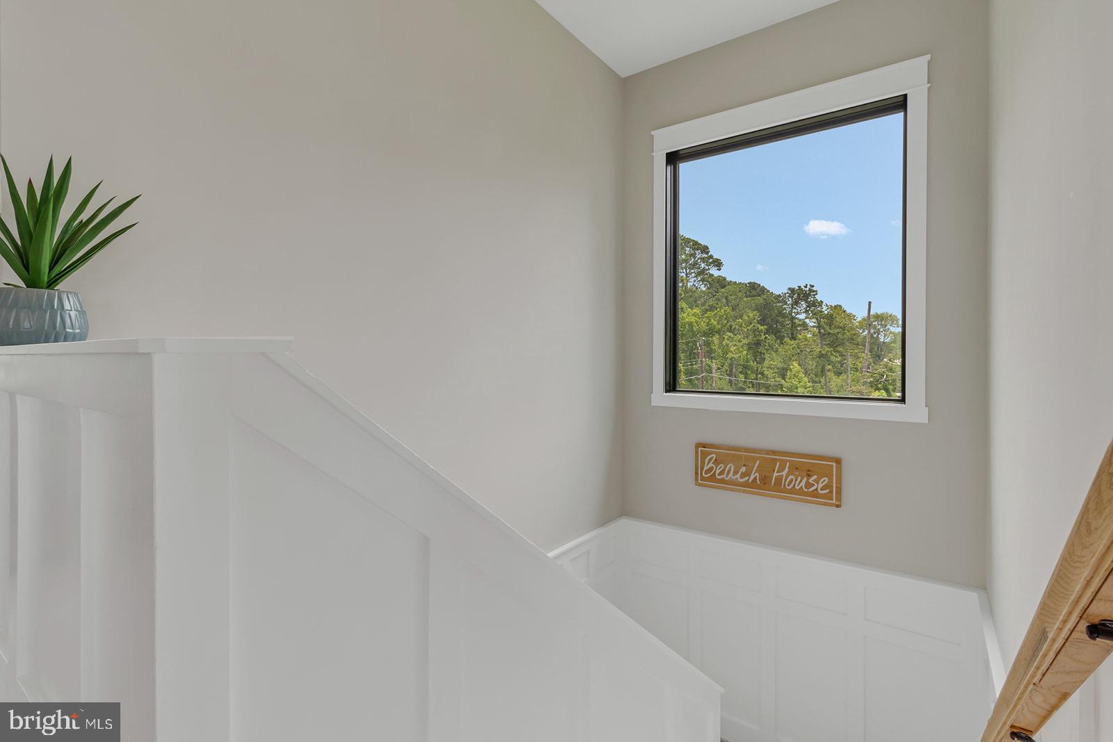 WHITE STONE - Residential