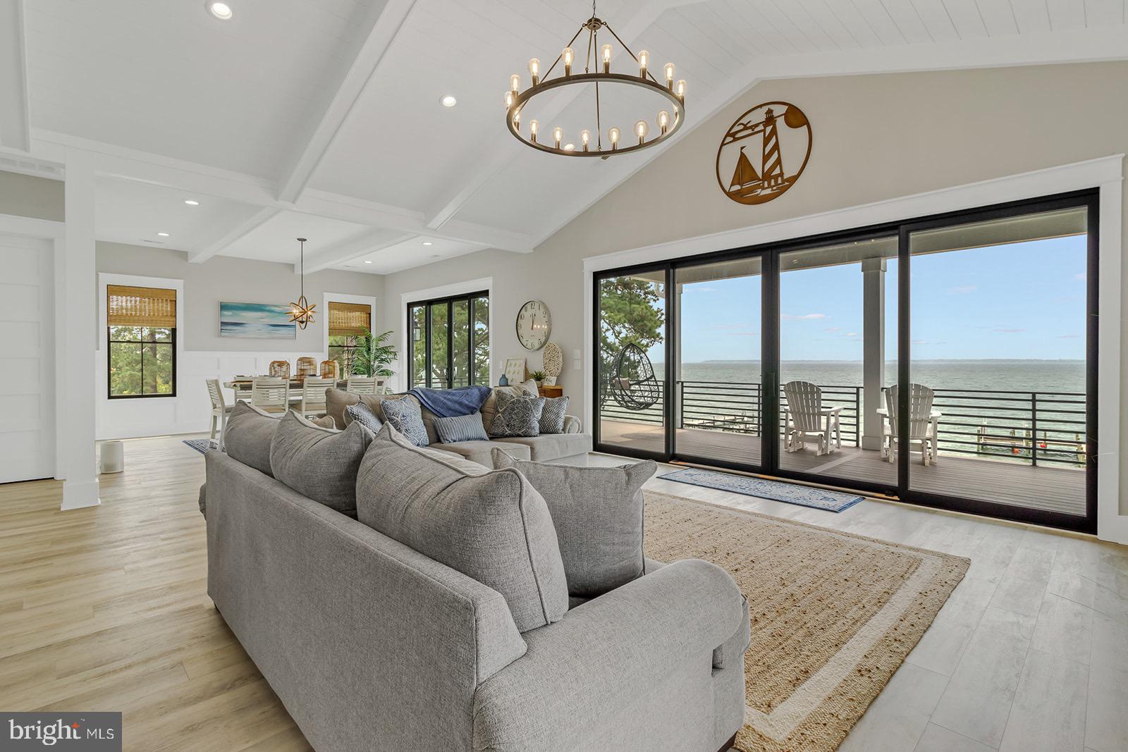 WHITE STONE - Residential