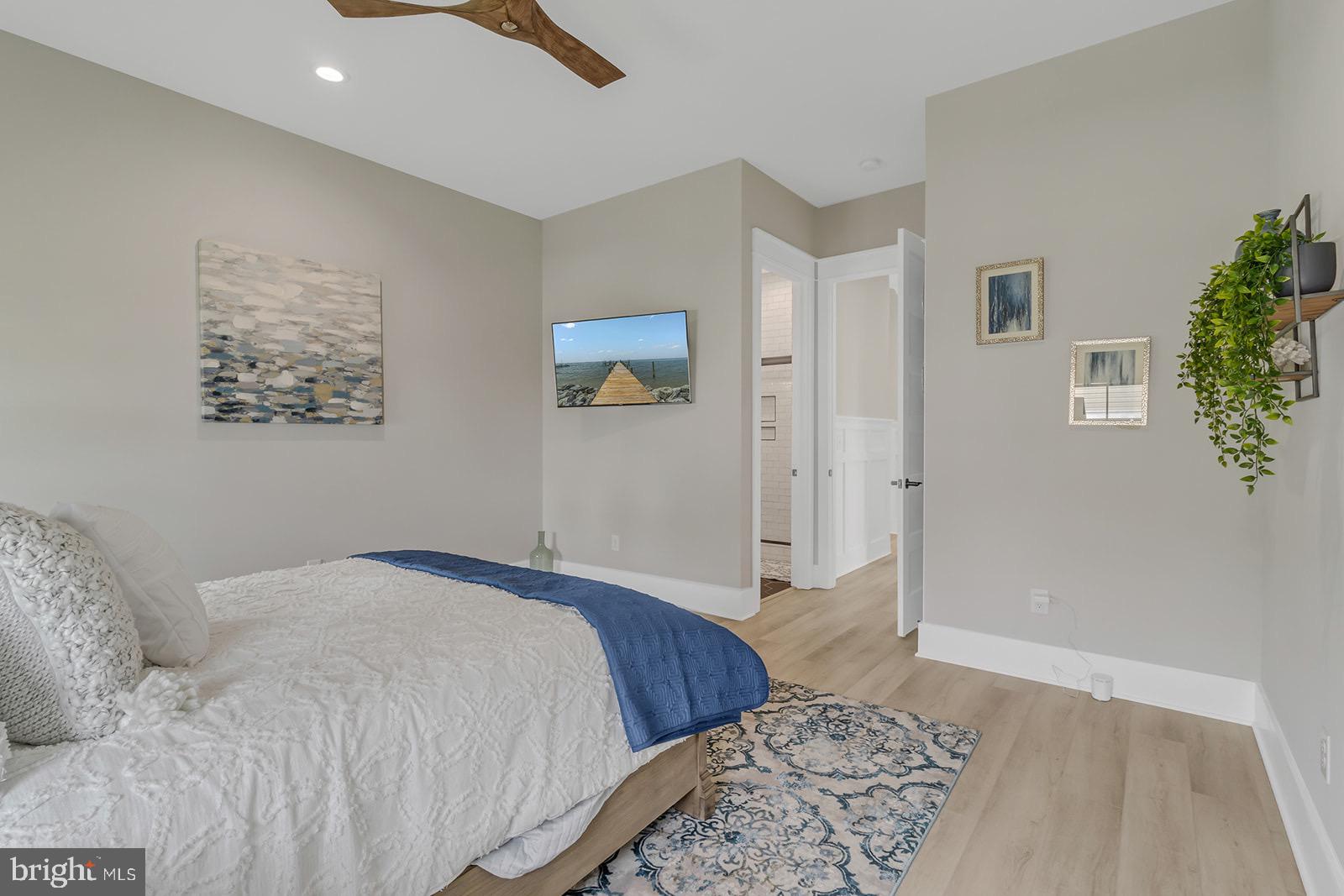 WHITE STONE - Residential