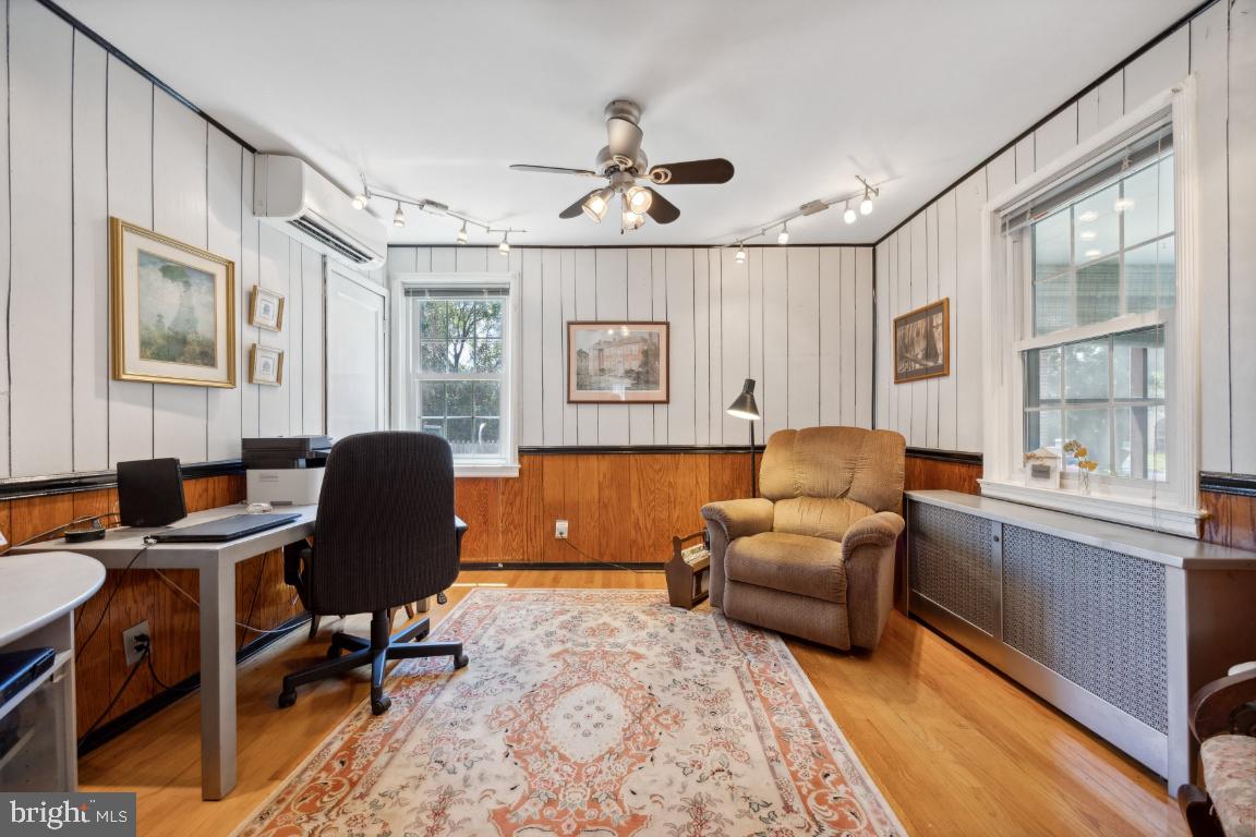 CATONSVILLE KNOLLS - Residential