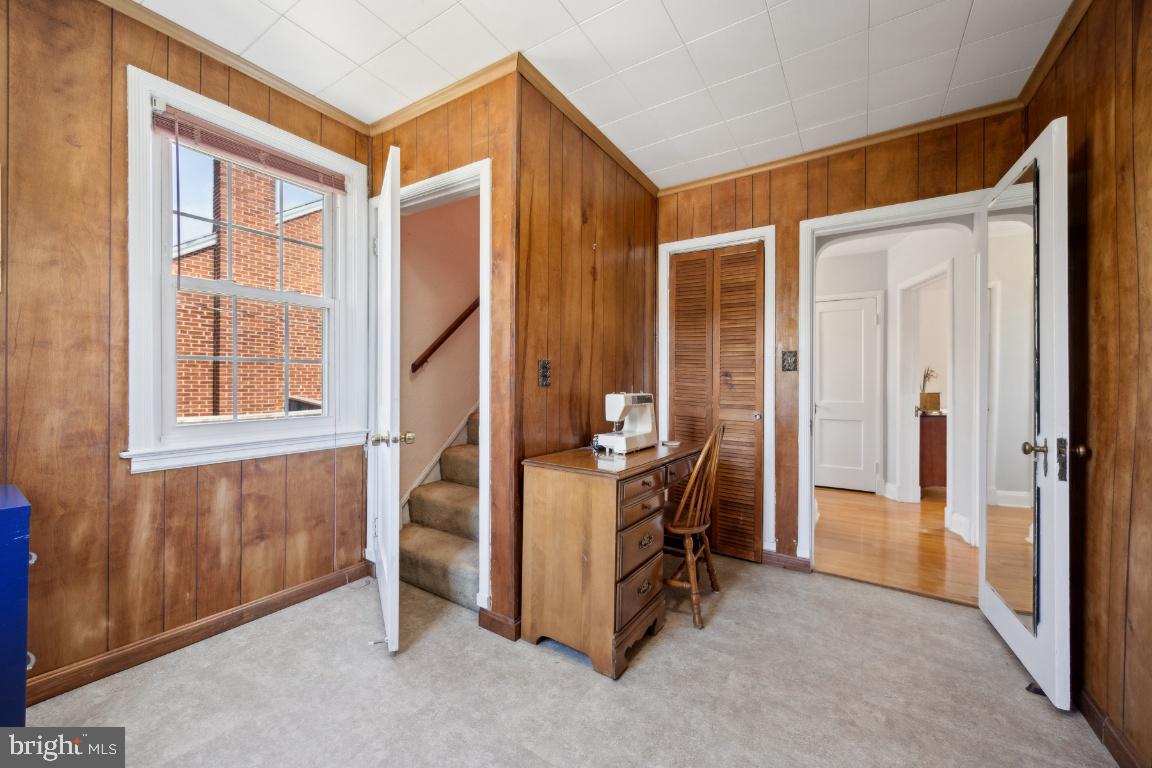 CATONSVILLE KNOLLS - Residential