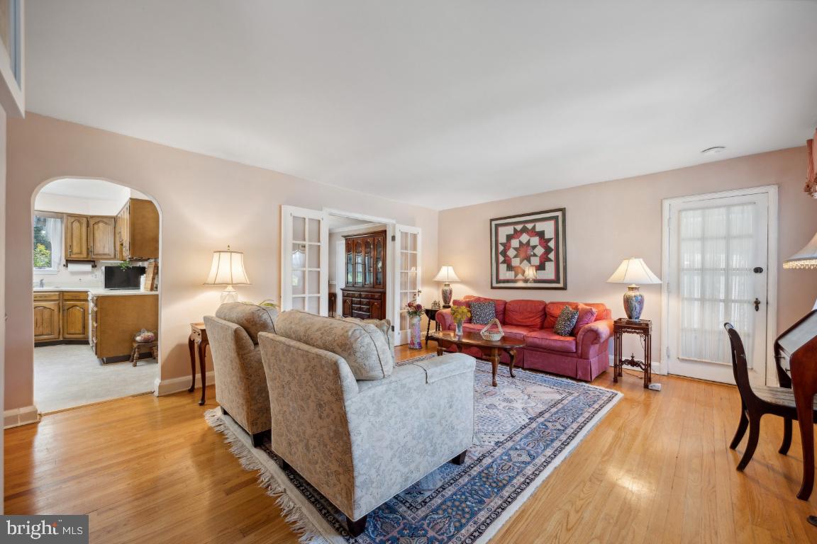 CATONSVILLE KNOLLS - Residential