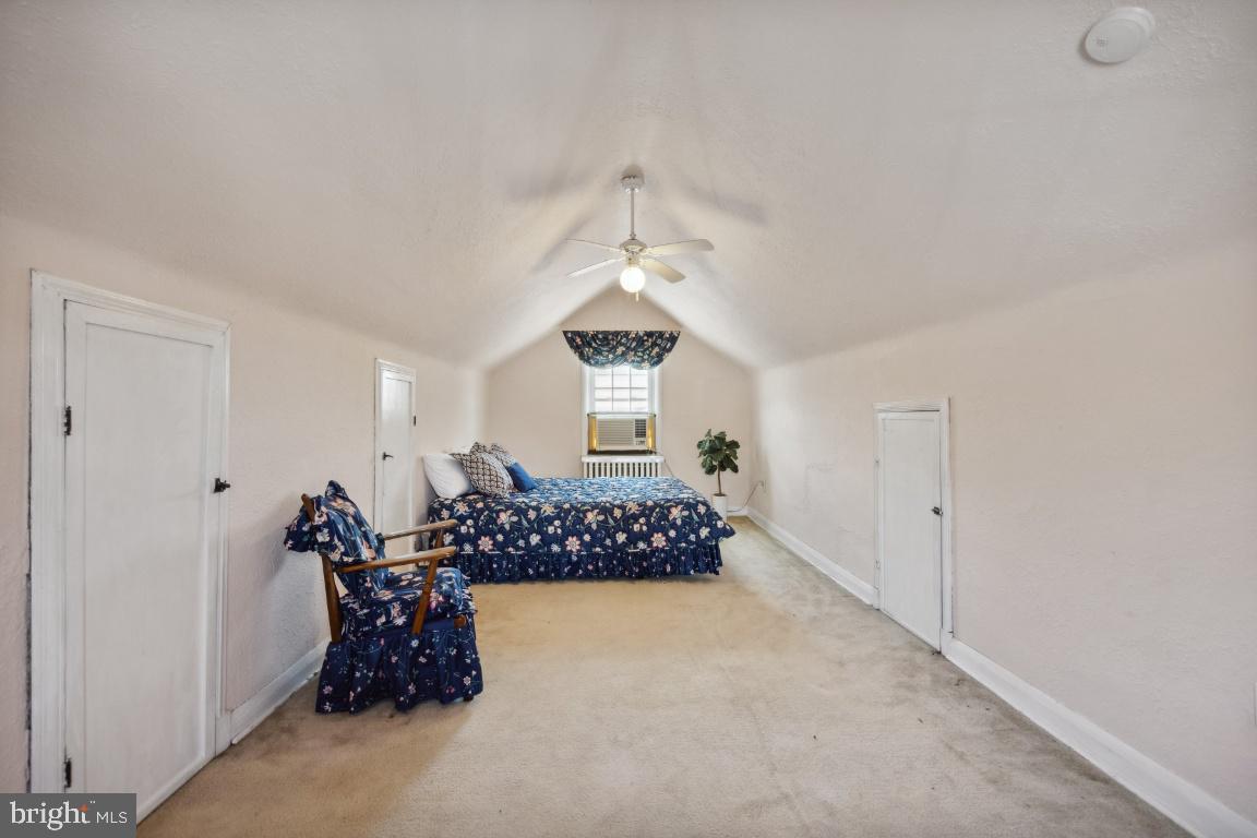 CATONSVILLE KNOLLS - Residential