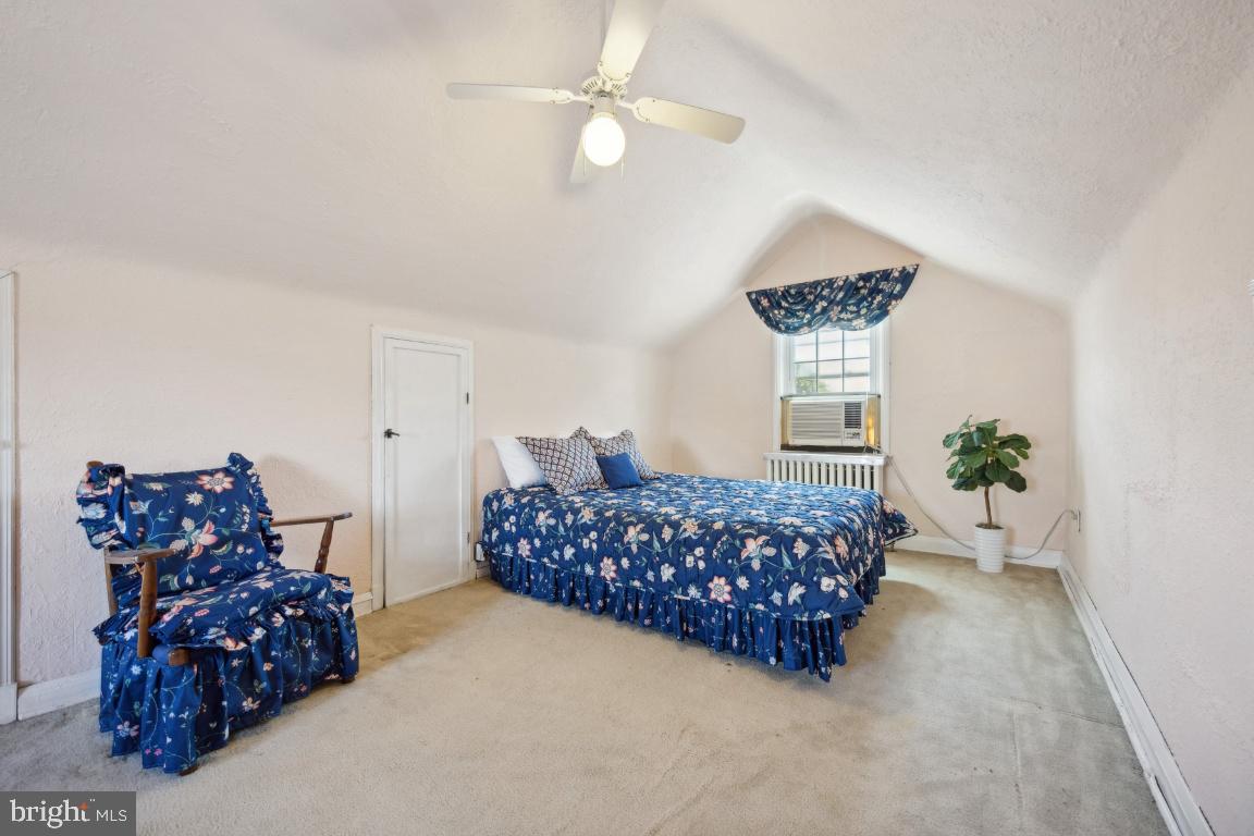 CATONSVILLE KNOLLS - Residential