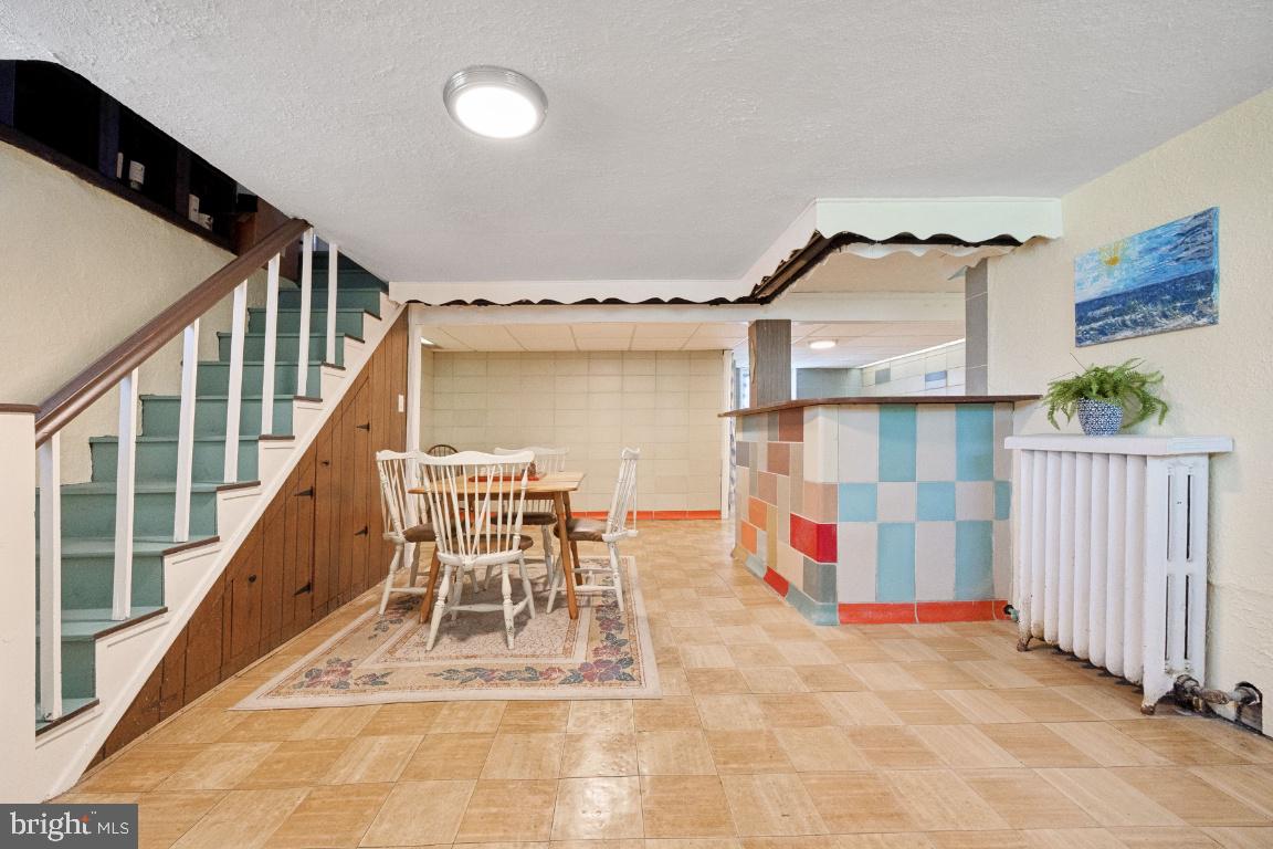 CATONSVILLE KNOLLS - Residential