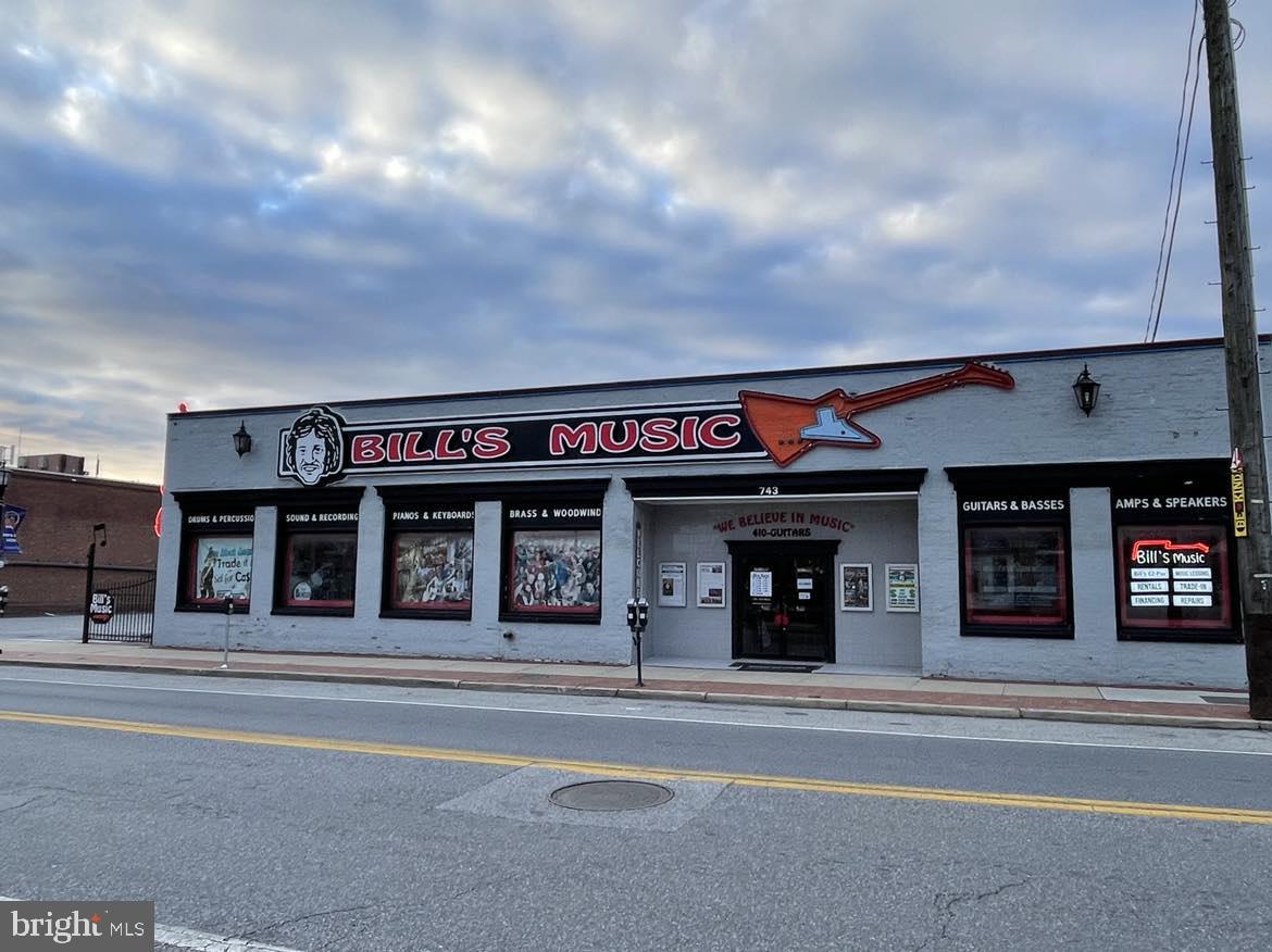 CATONSVILLE KNOLLS - Residential