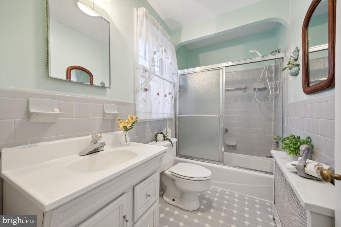 CATONSVILLE KNOLLS - Residential