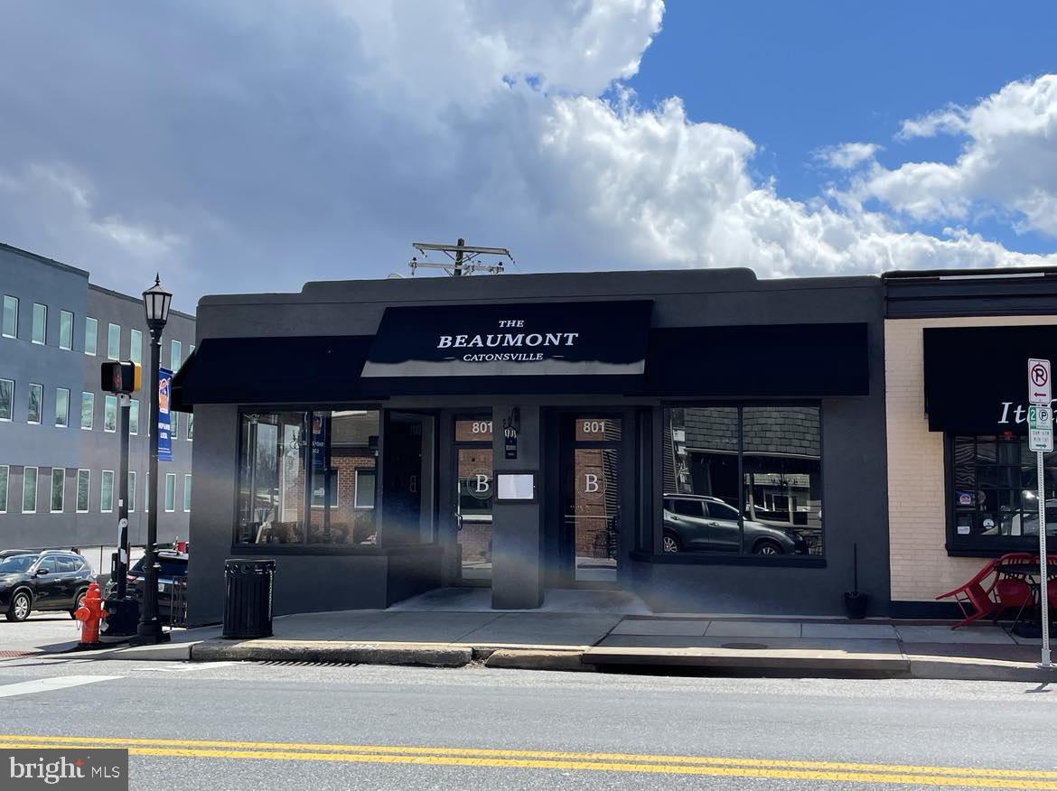 CATONSVILLE KNOLLS - Residential