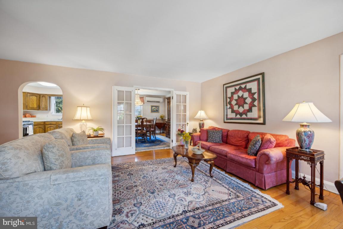 CATONSVILLE KNOLLS - Residential