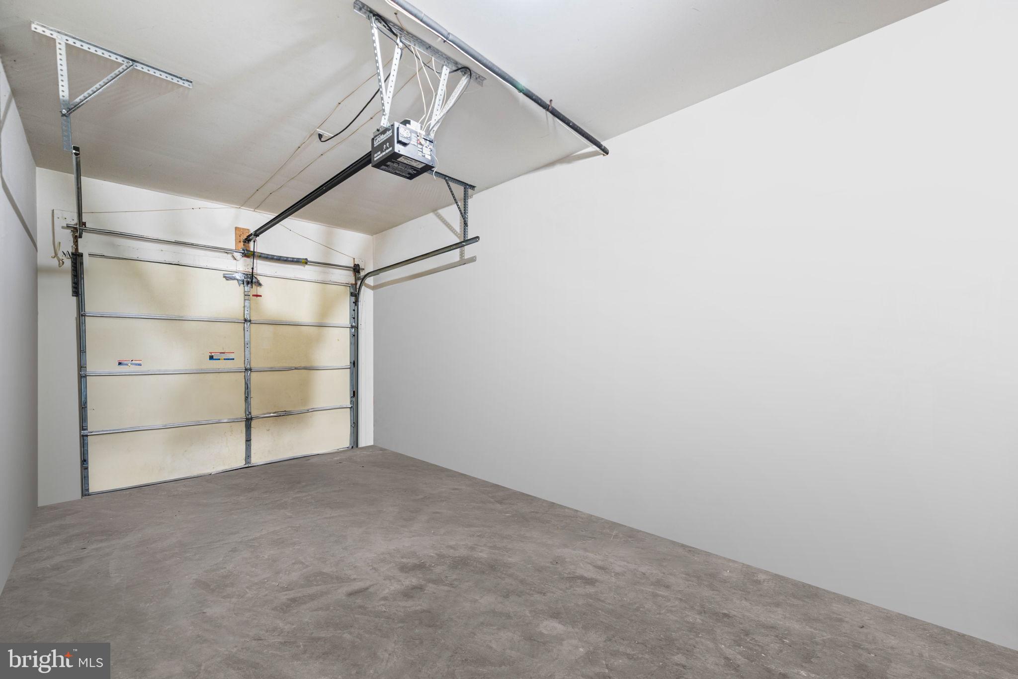 DICKINSON NARROWS - Residential