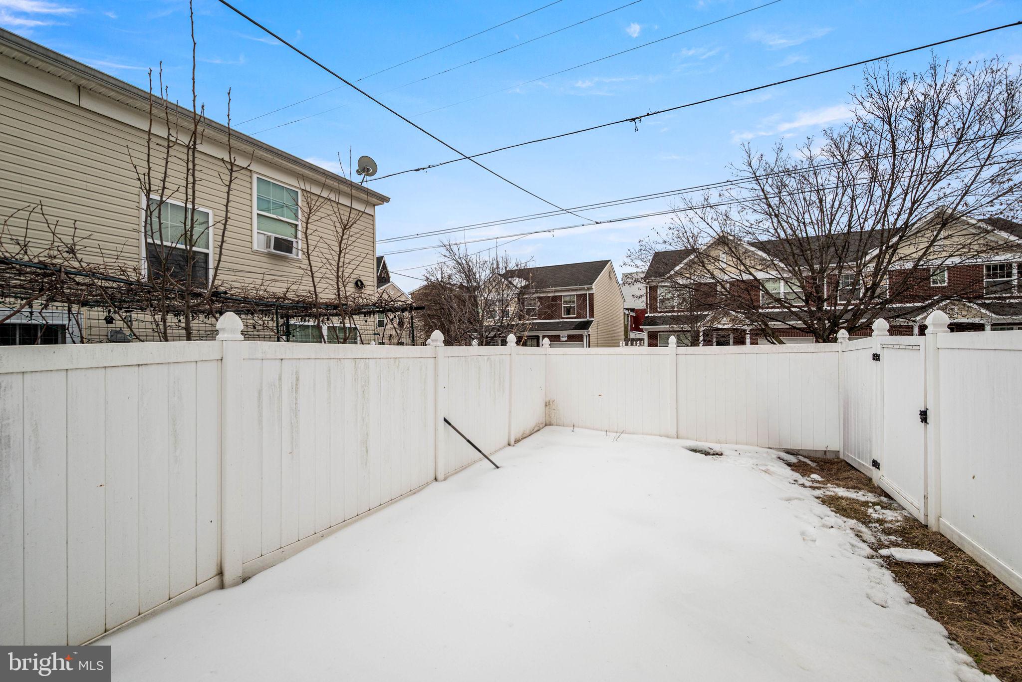 DICKINSON NARROWS - Residential