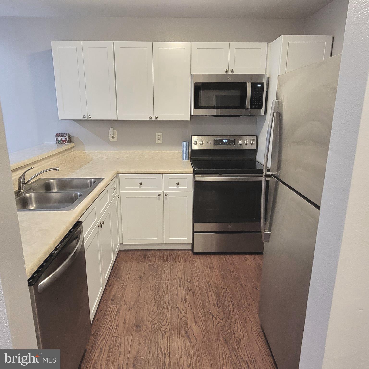 ENGLISH COUNTRY MANOR - Residential