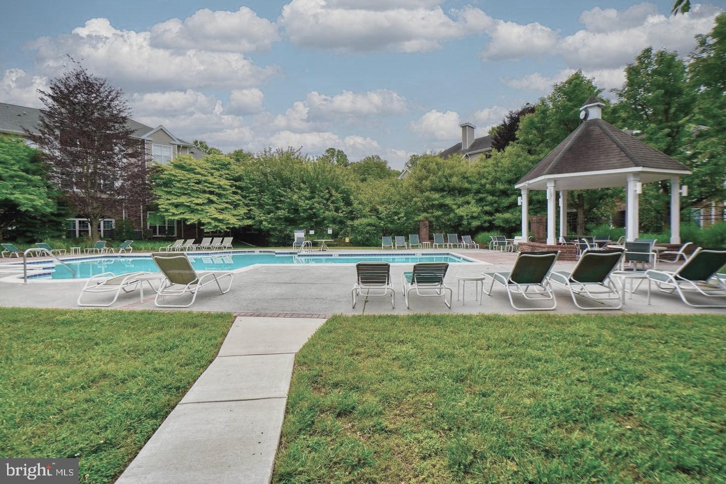 ENGLISH COUNTRY MANOR - Residential