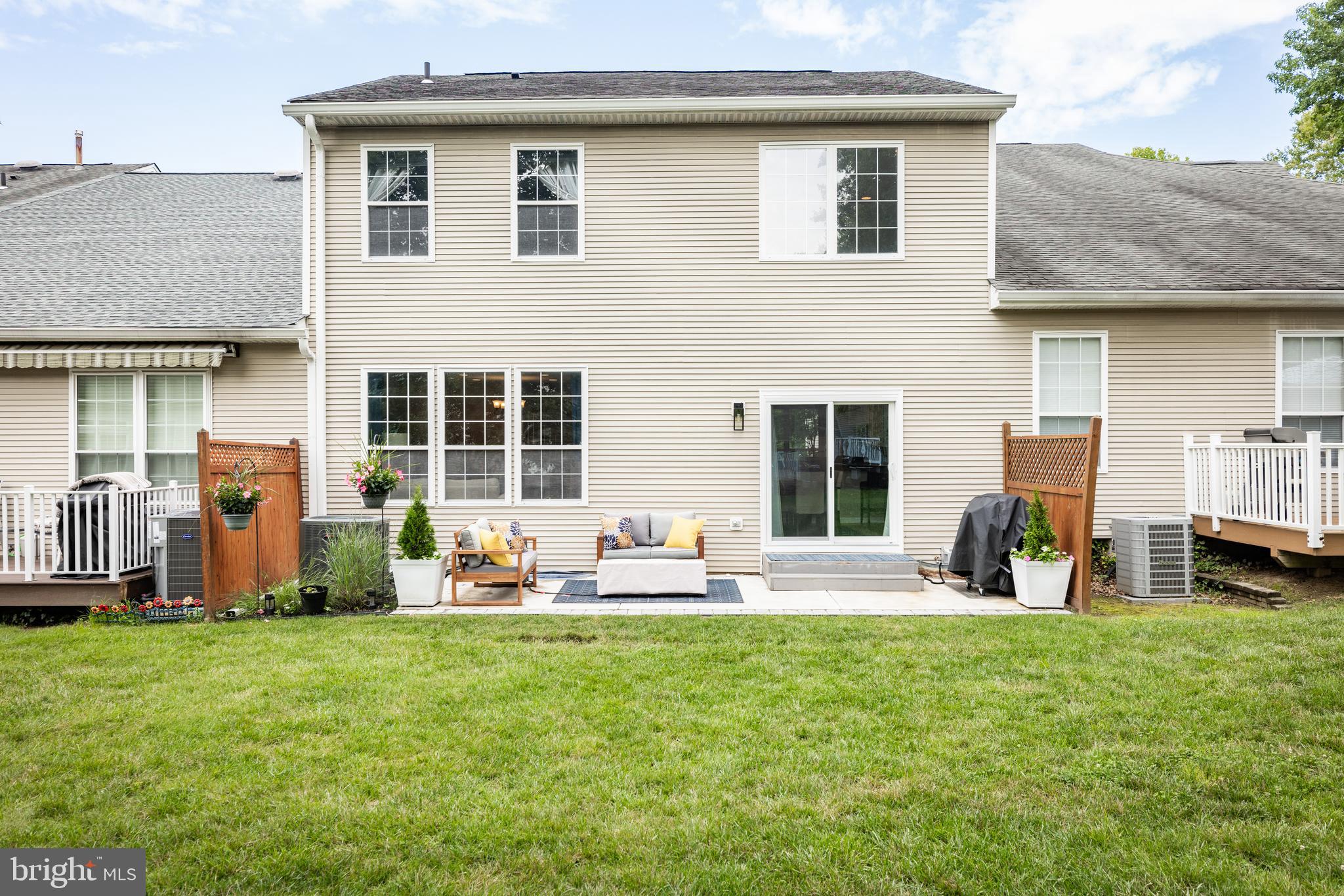 BRANDYWINE @ THORN - Residential