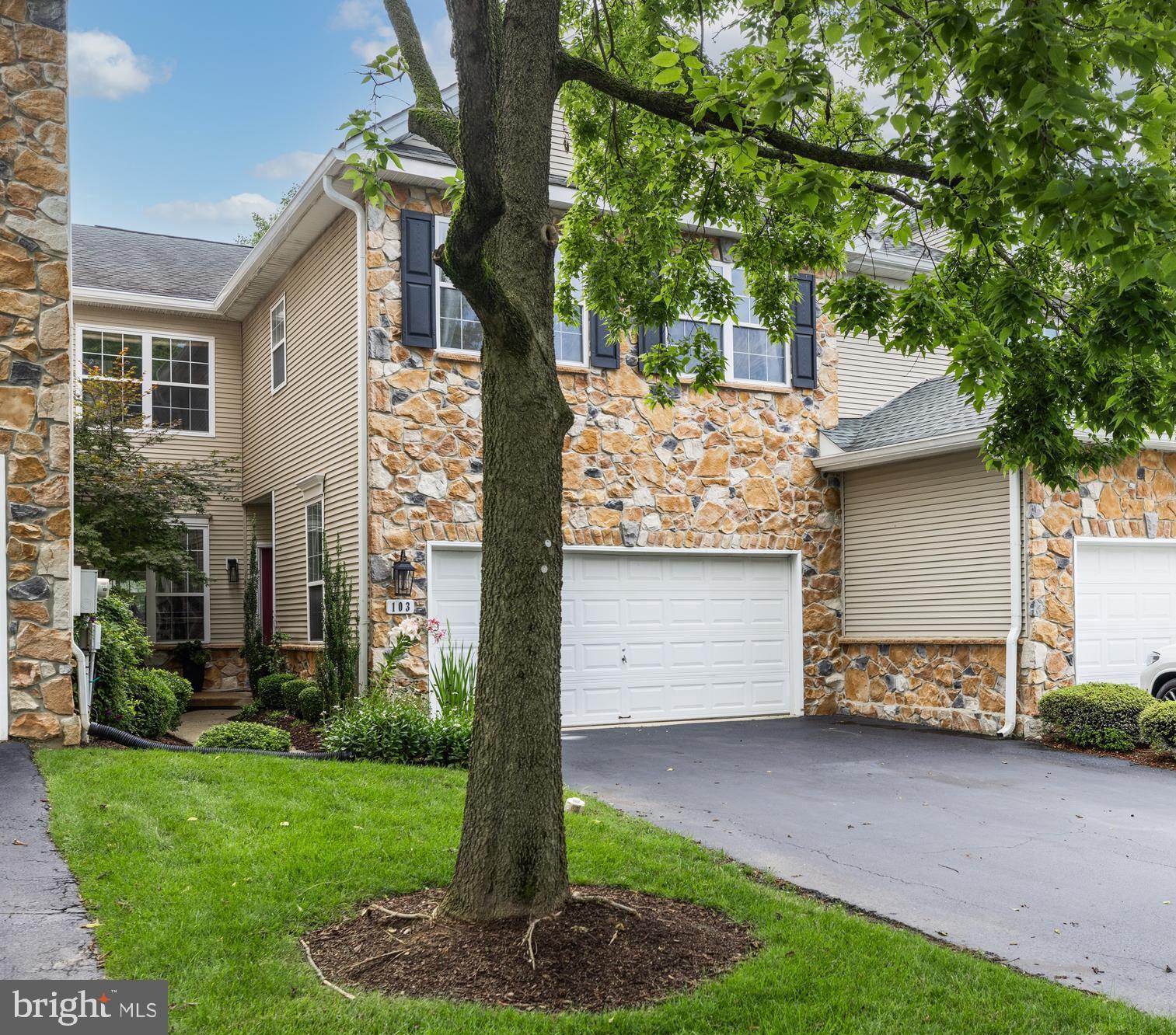 BRANDYWINE @ THORN - Residential