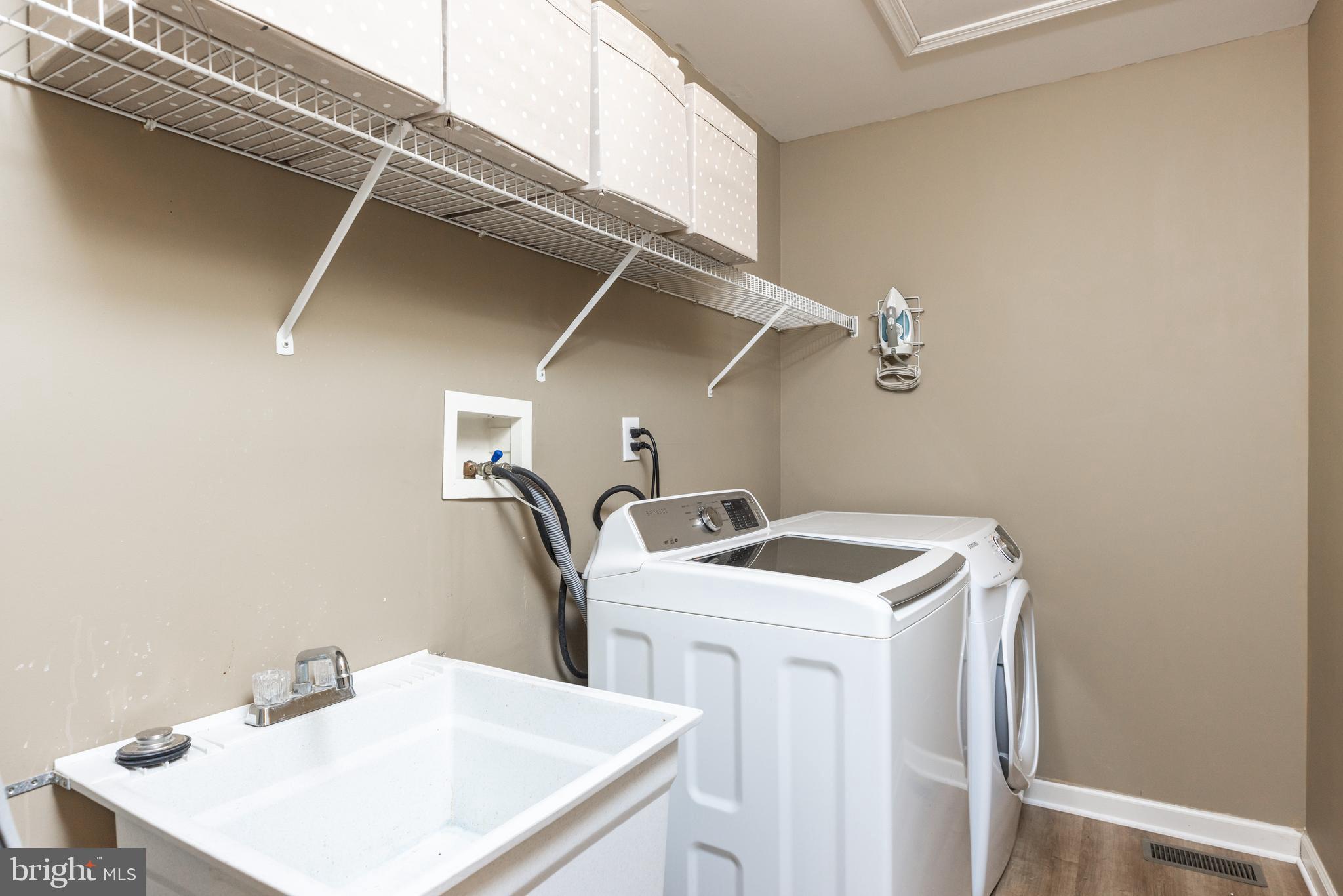 BRANDYWINE @ THORN - Residential