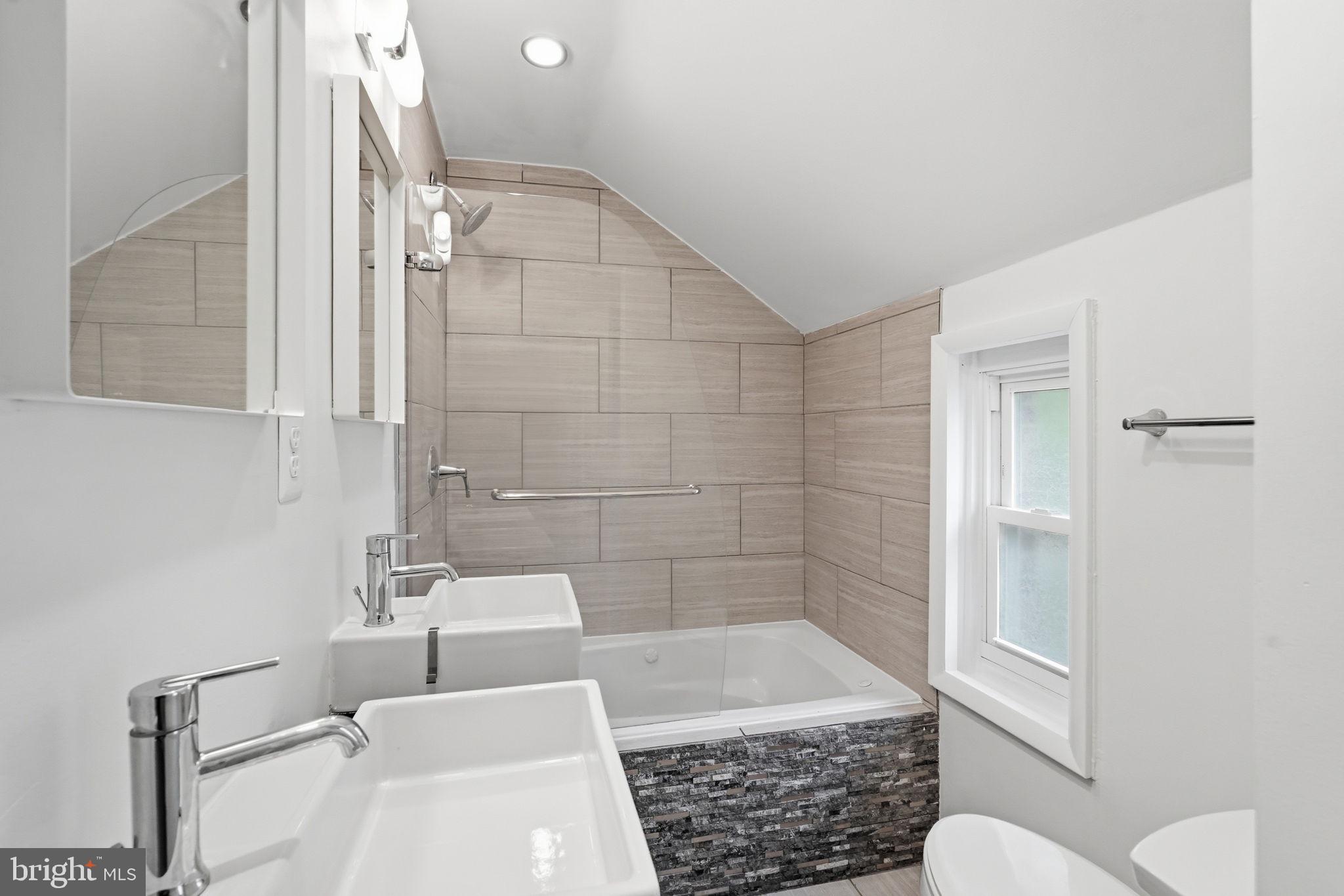 COLUMBIA FOREST - Residential